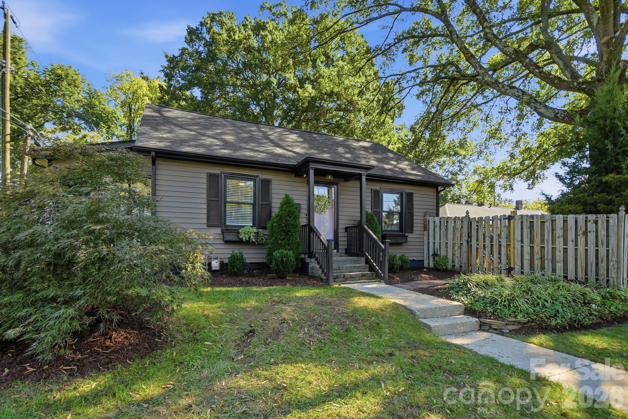 1545 Wickford Place Property Photo 3