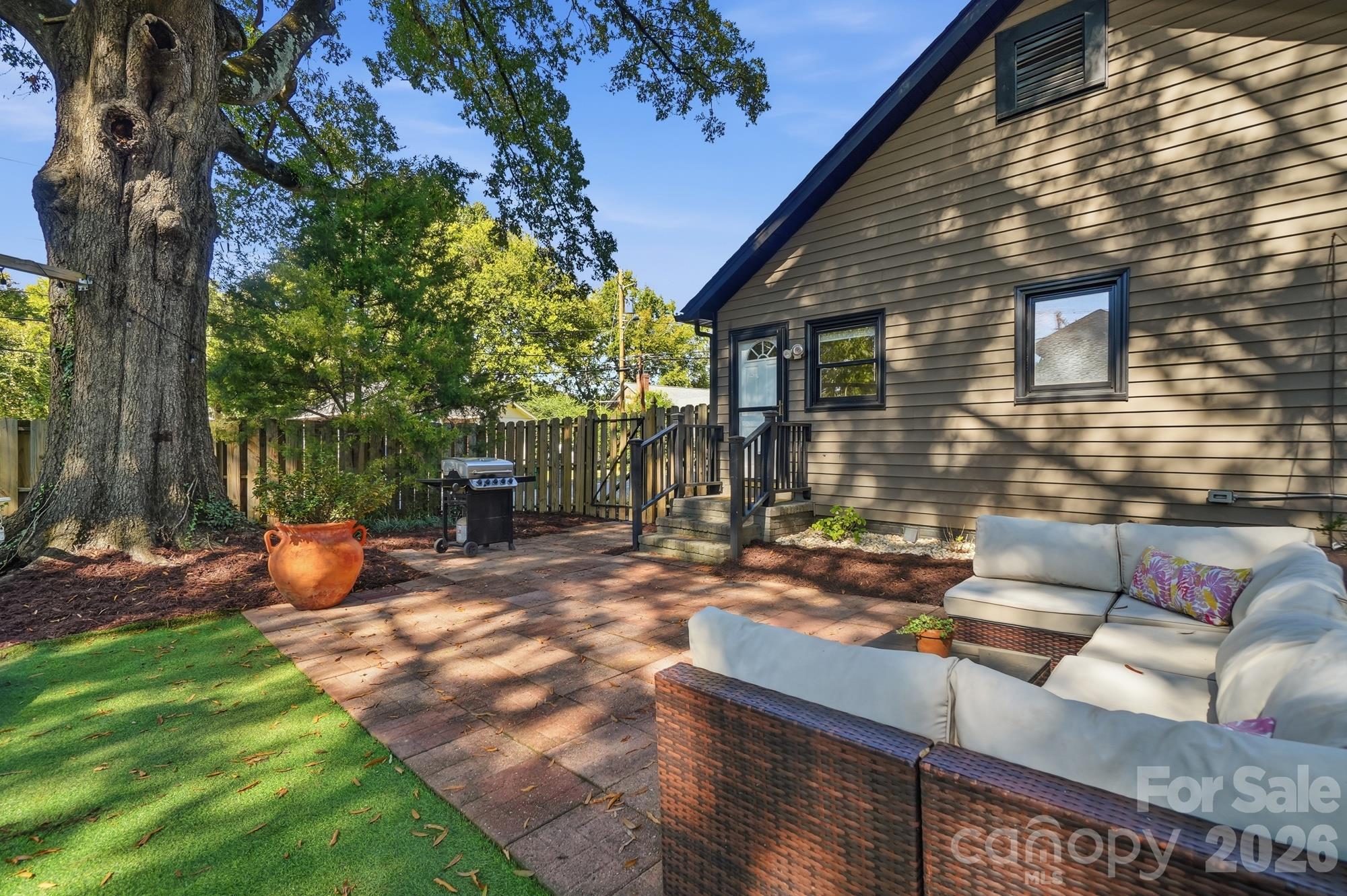 1545 Wickford Place Property Photo 17