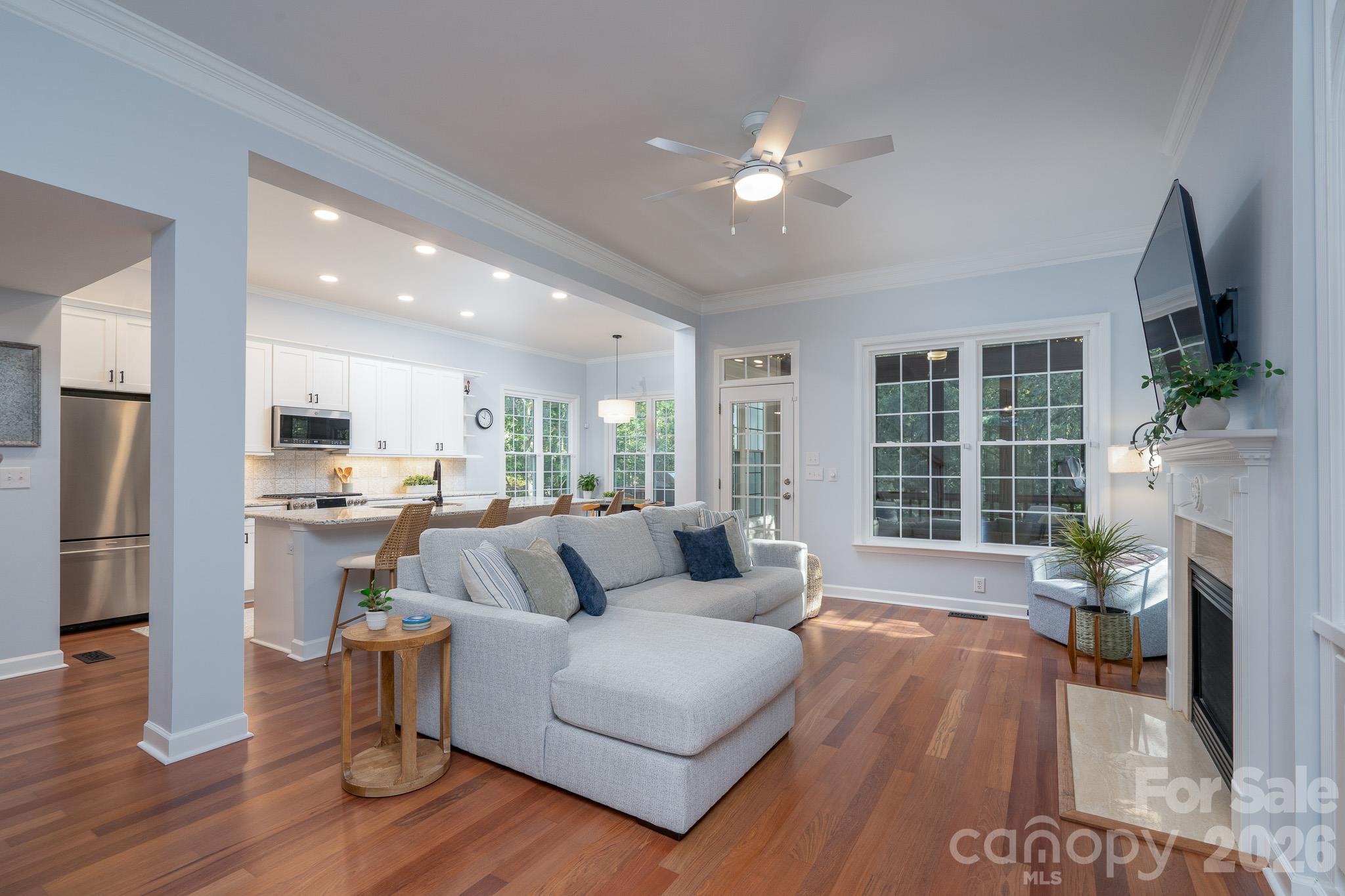 1201 Beckford Glen Drive Property Photo 3