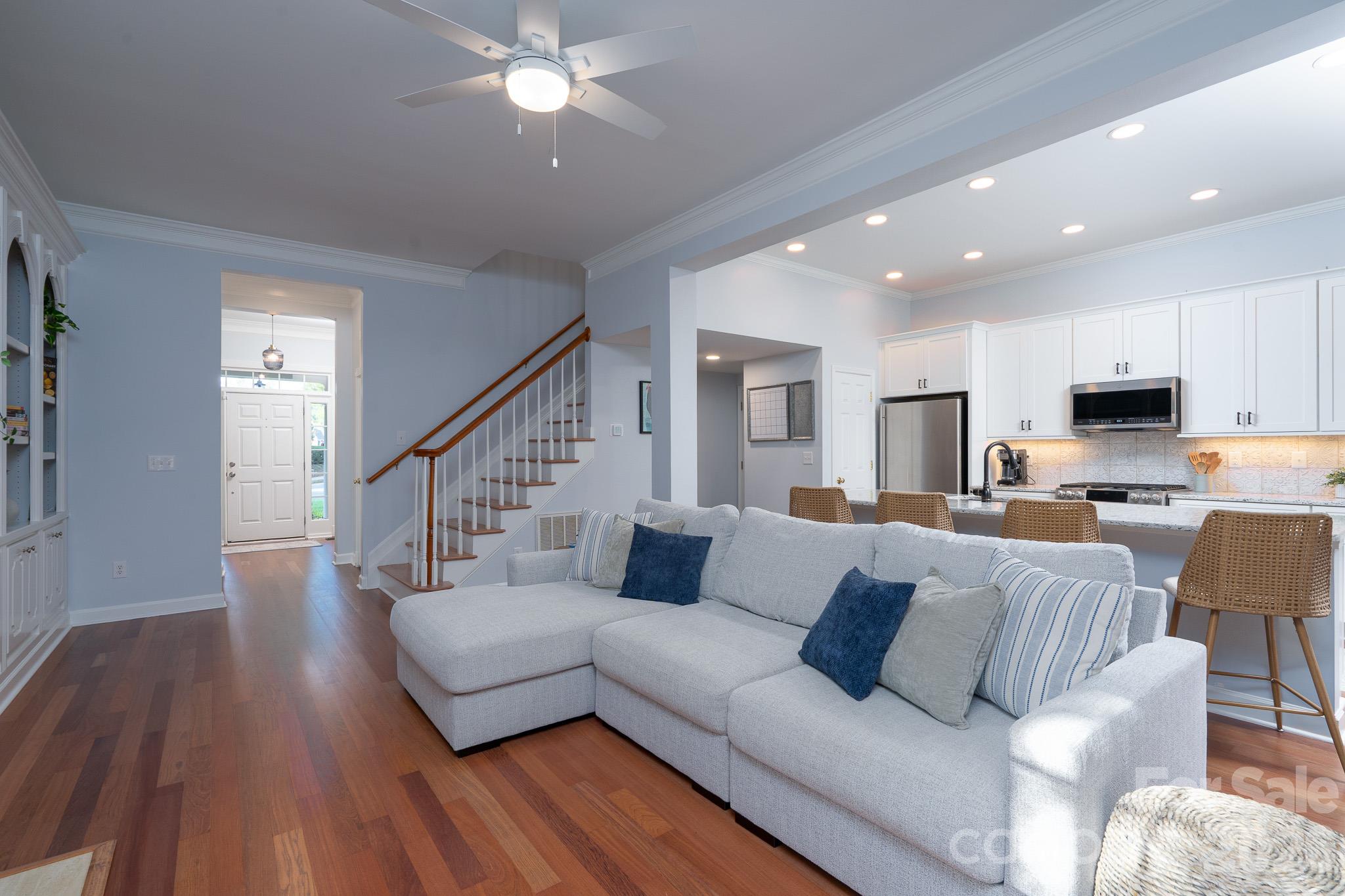 1201 Beckford Glen Drive Property Photo 6
