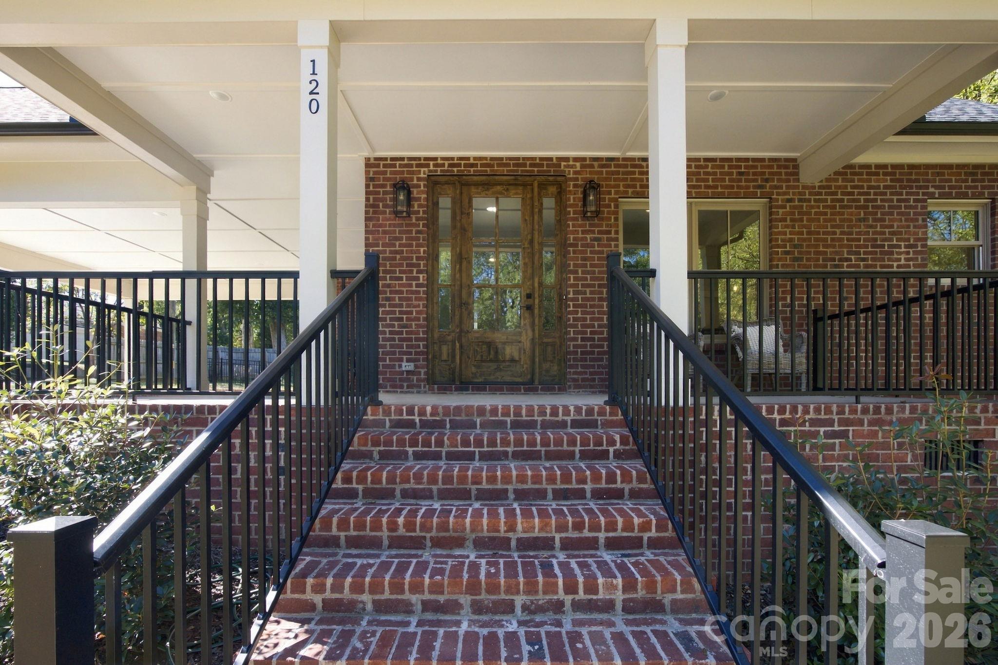 120 S Crawford Street Property Photo 3