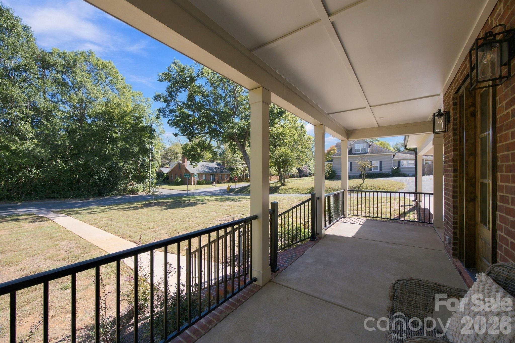 120 S Crawford Street Property Photo 4