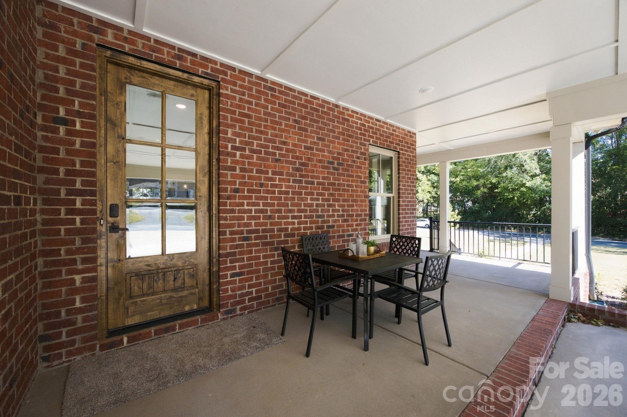 120 S Crawford Street Property Photo 5