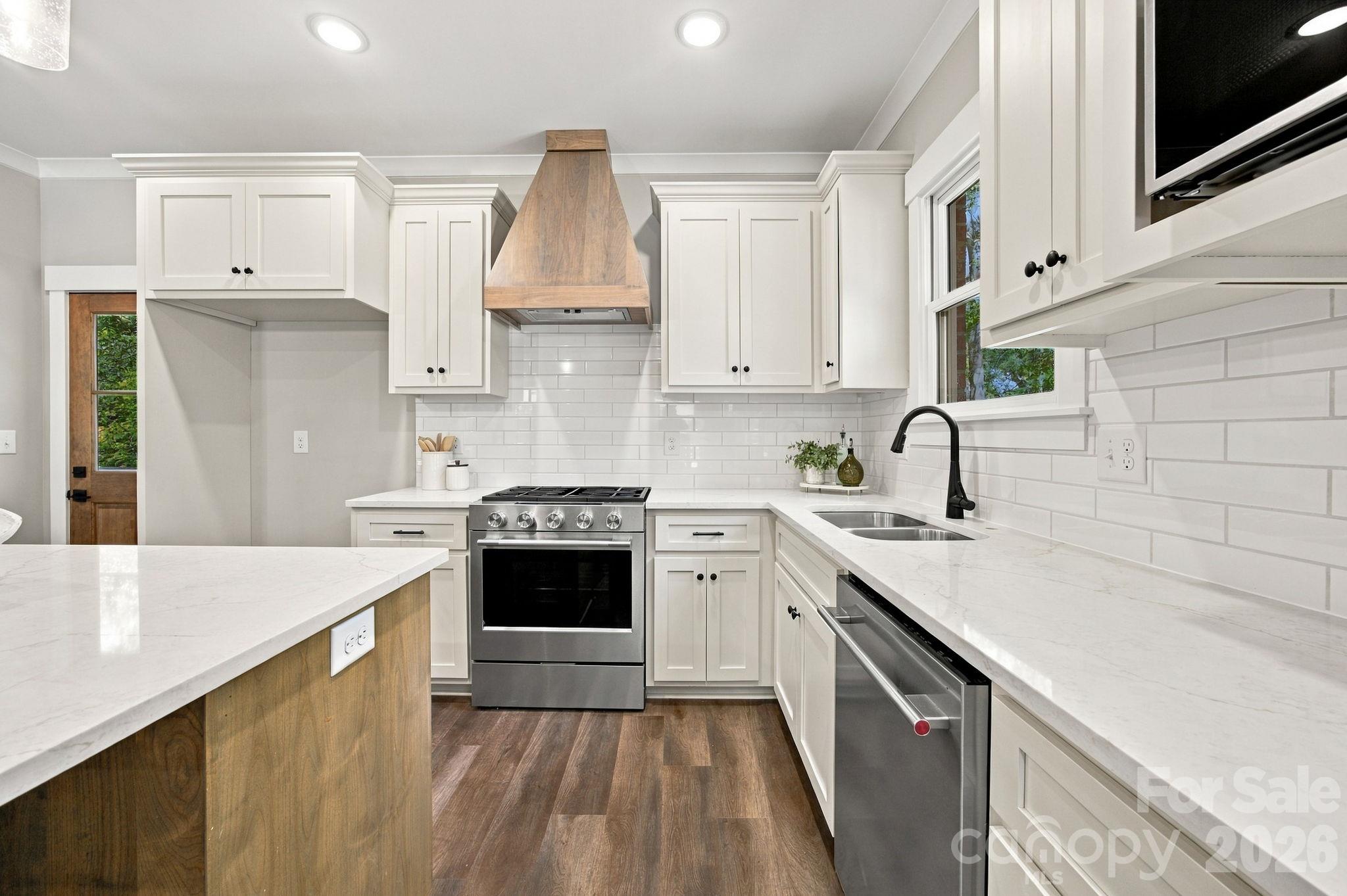 120 S Crawford Street Property Photo 10