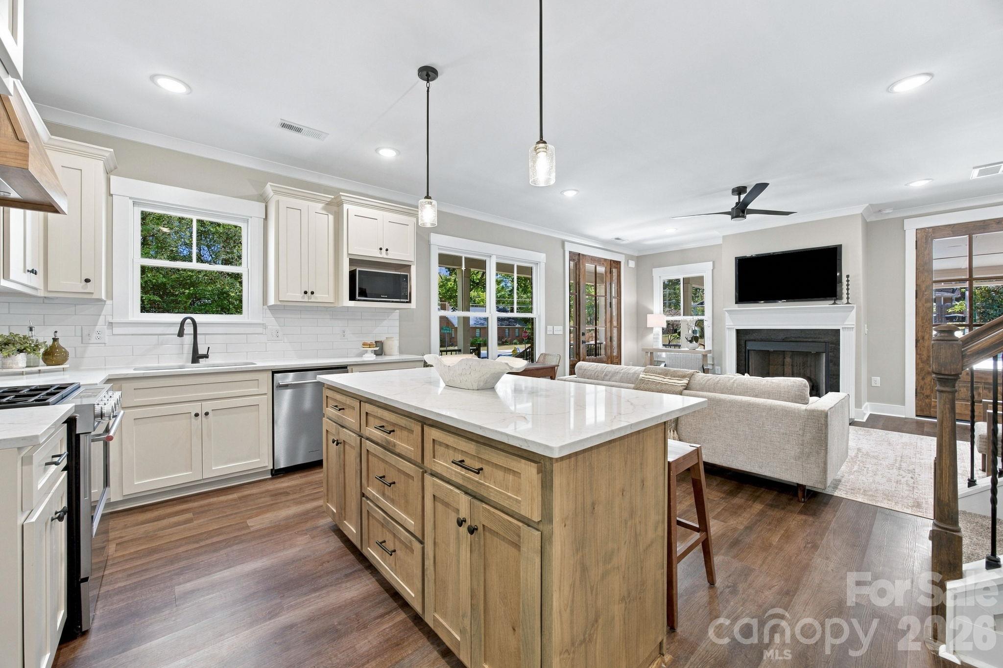 120 S Crawford Street Property Photo 12