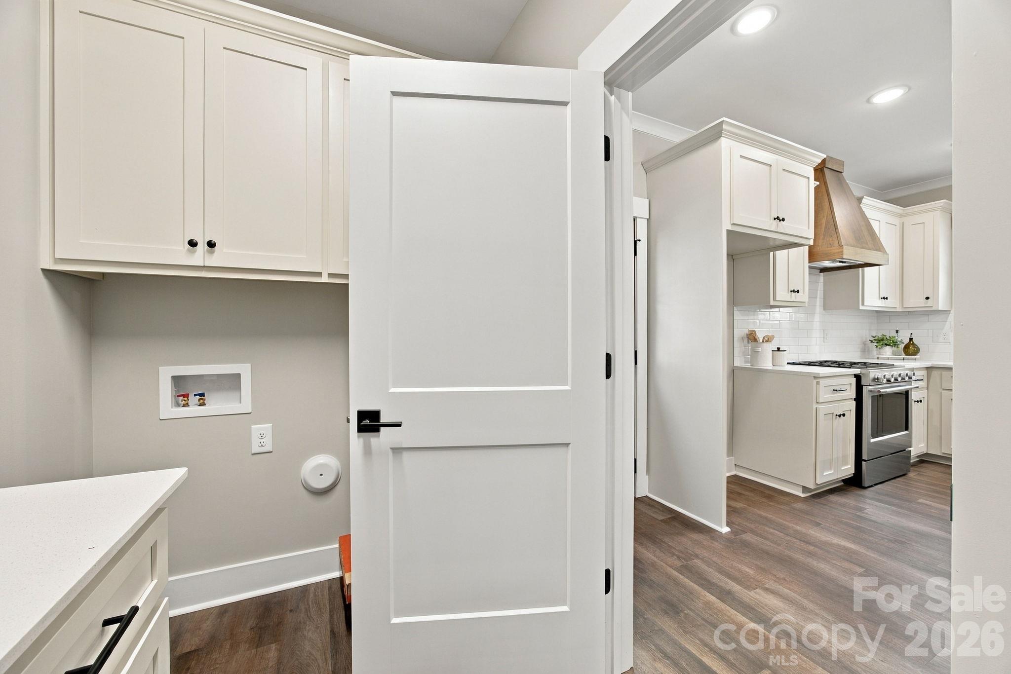 120 S Crawford Street Property Photo 14