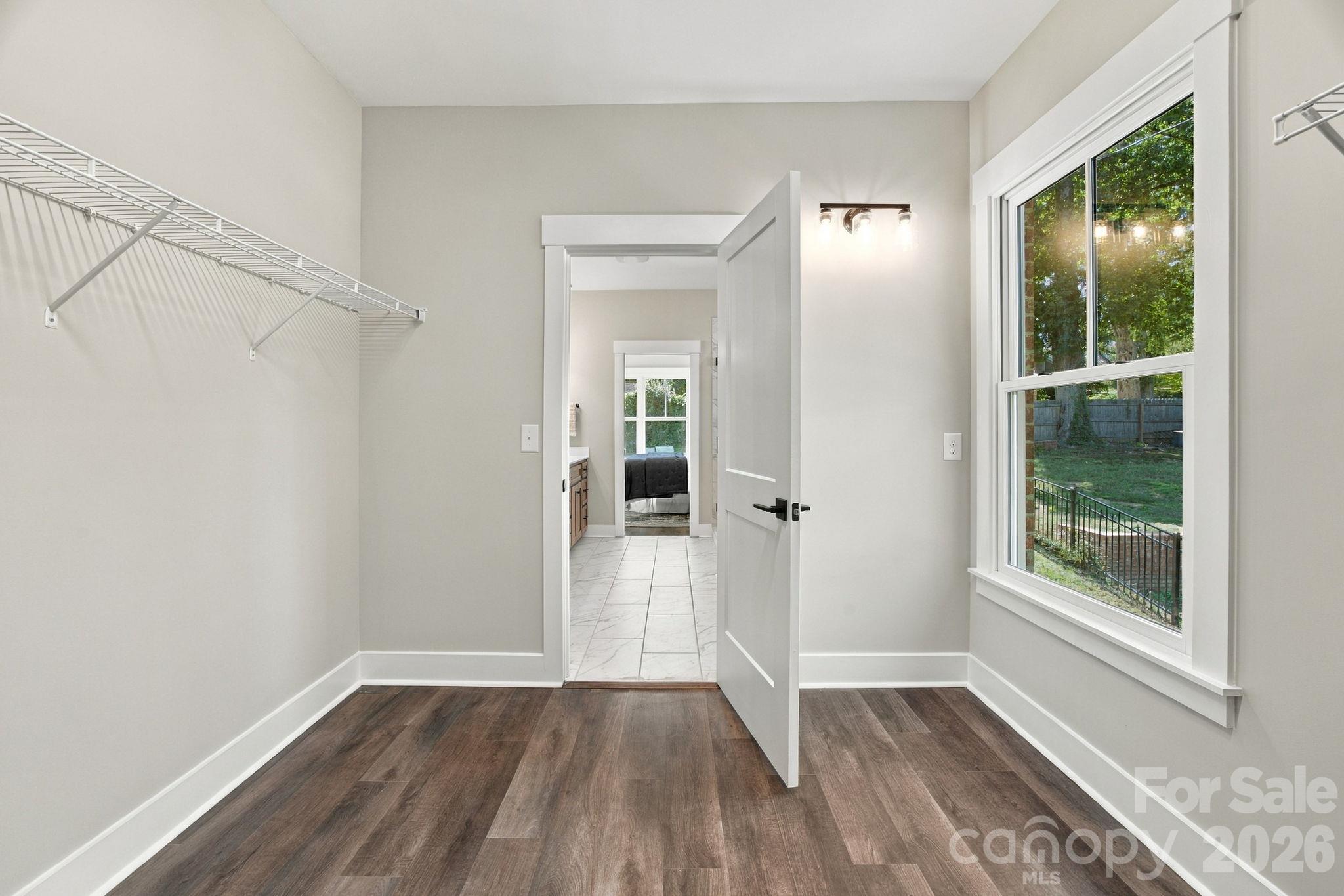 120 S Crawford Street Property Photo 20