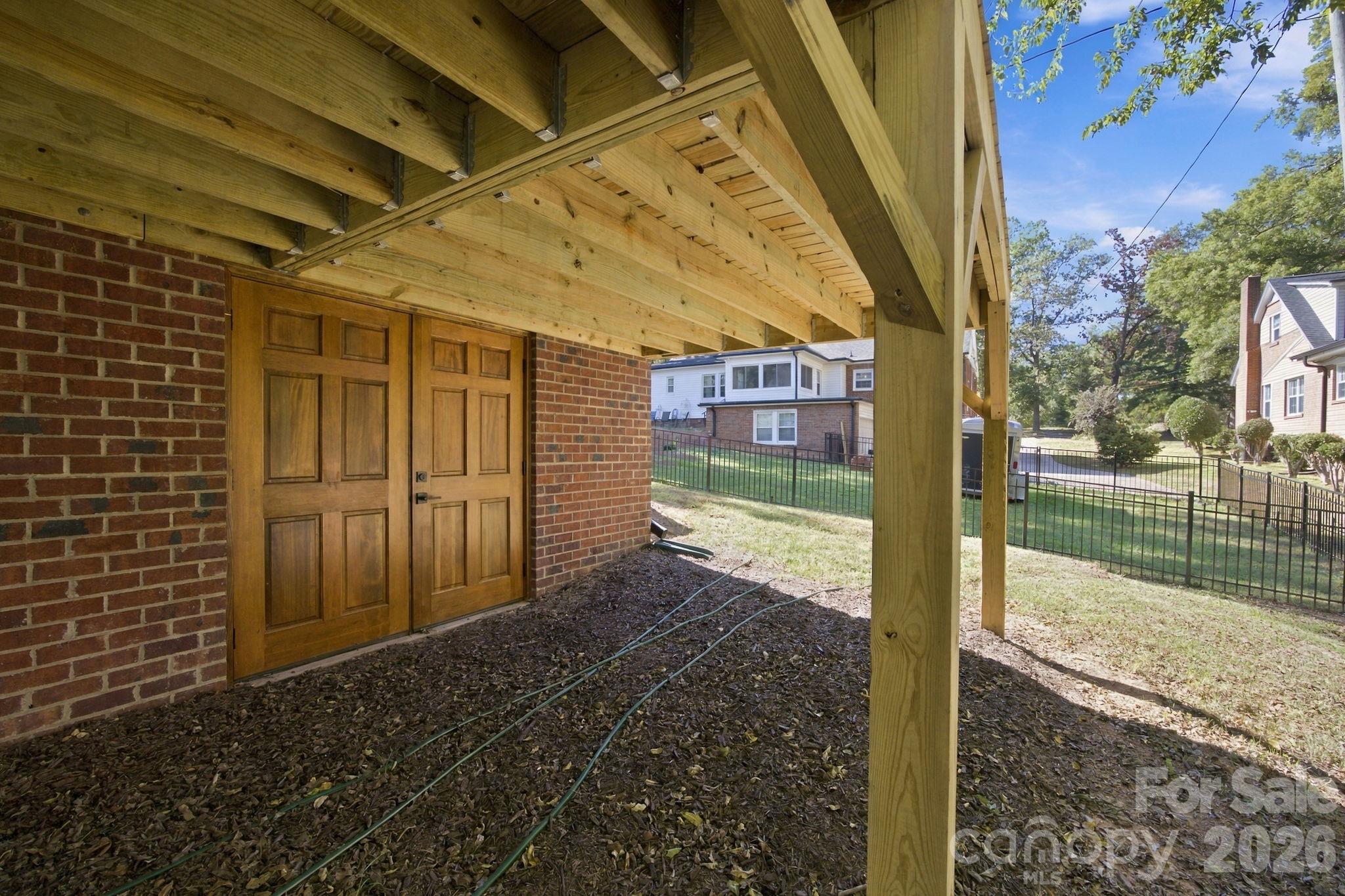120 S Crawford Street Property Photo 37
