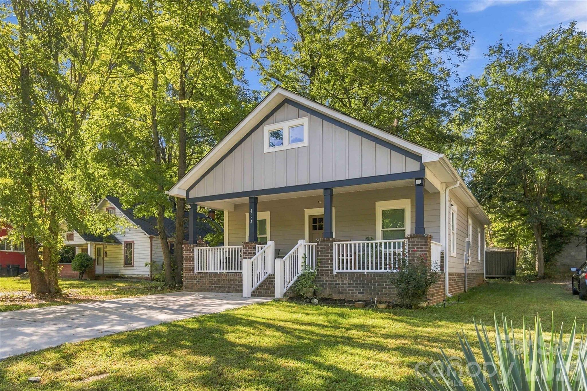 404 E Talleyrand Street Property Photo 1