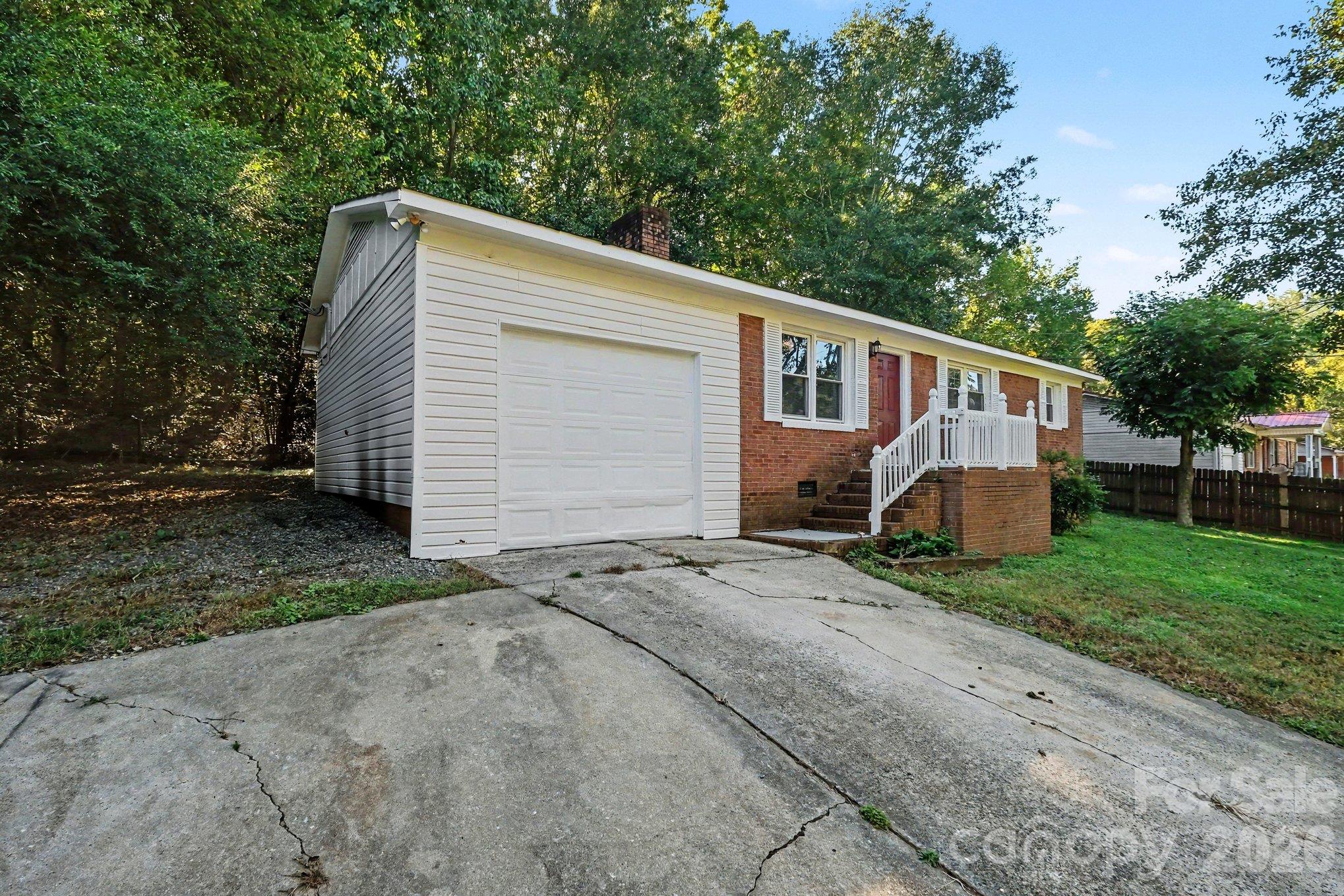 306 Hubbard Street Property Photo 3