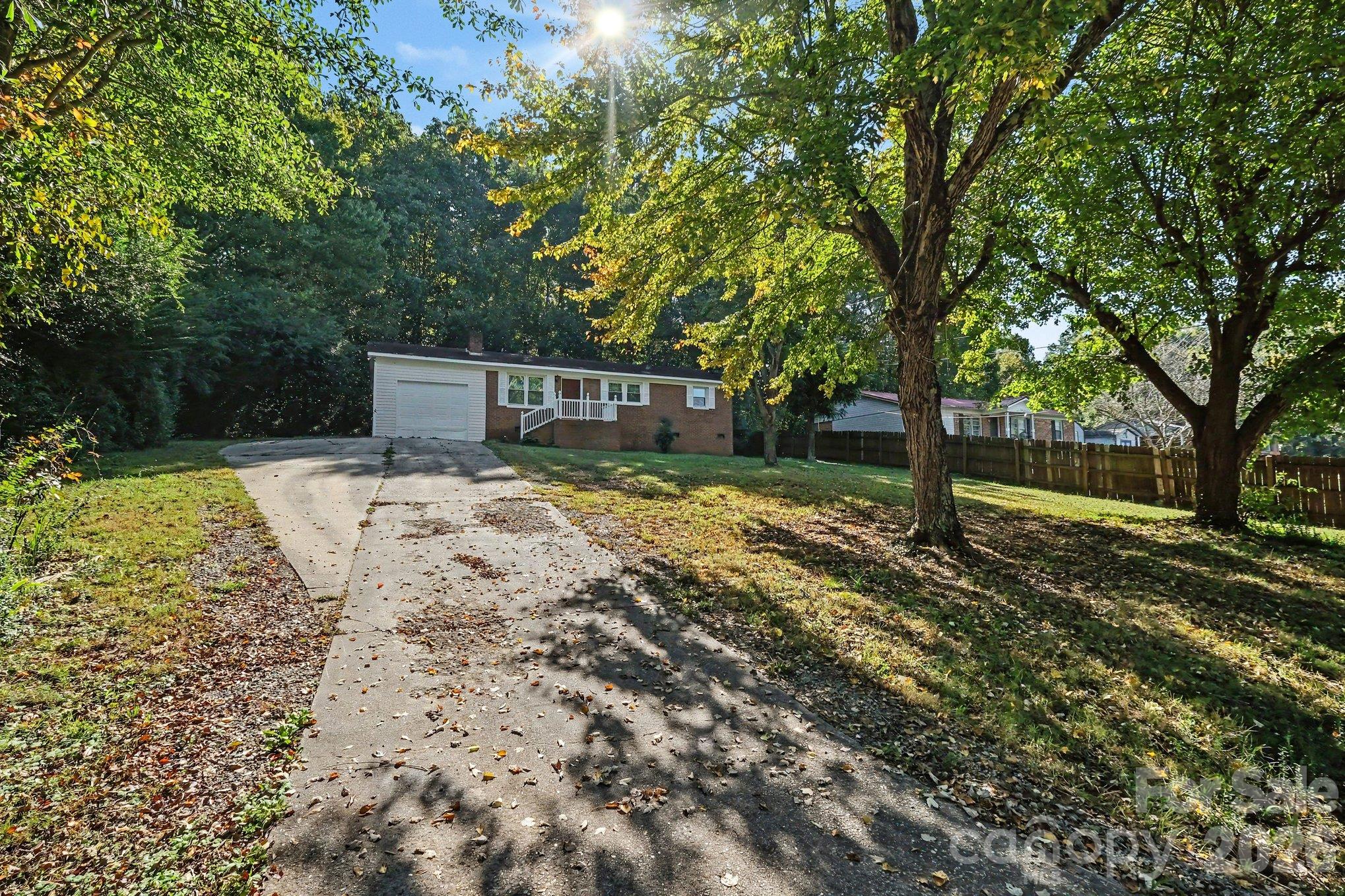 306 Hubbard Street Property Photo 4