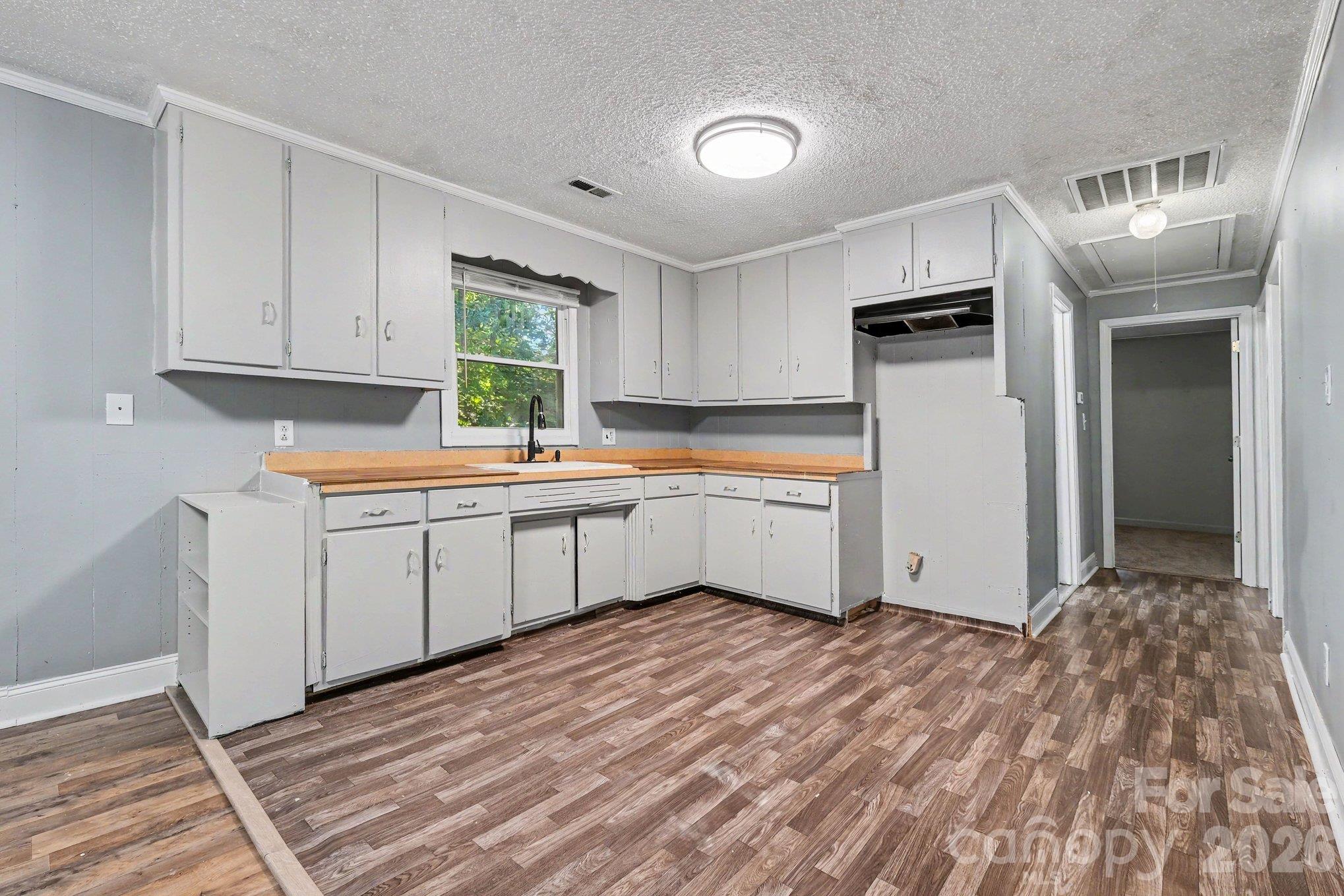 306 Hubbard Street Property Photo 14