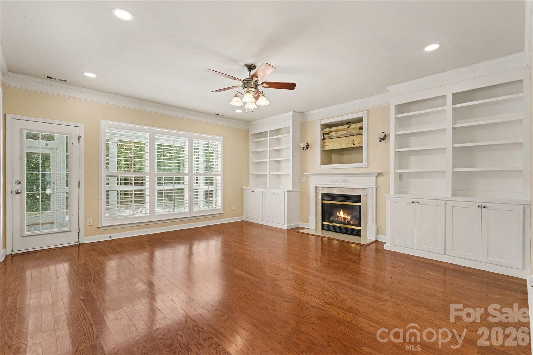 1016 Master Gunner Court Property Photo 5