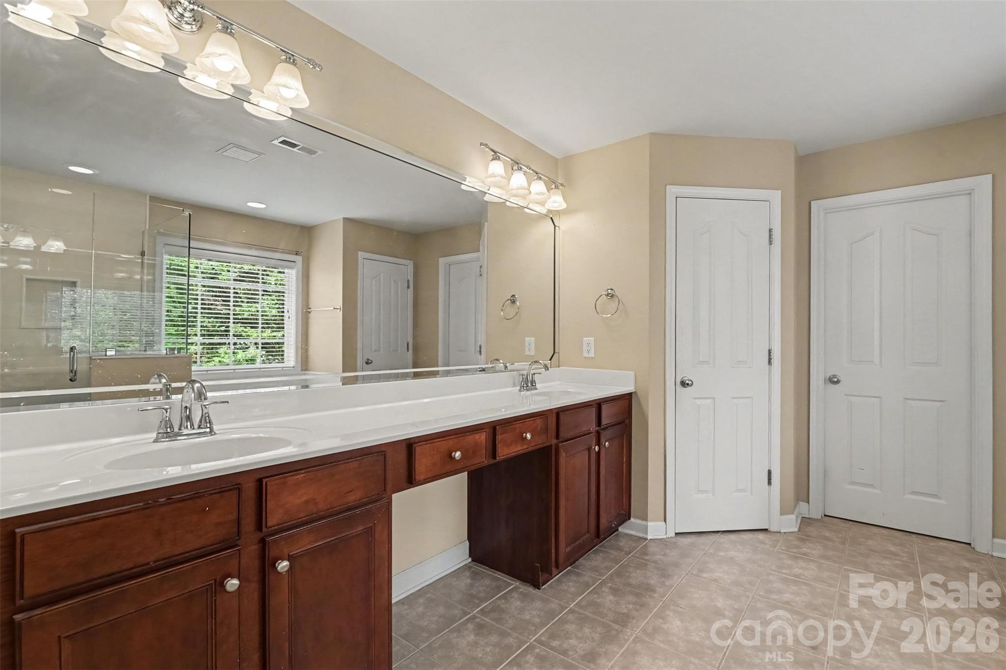 1016 Master Gunner Court Property Photo 28