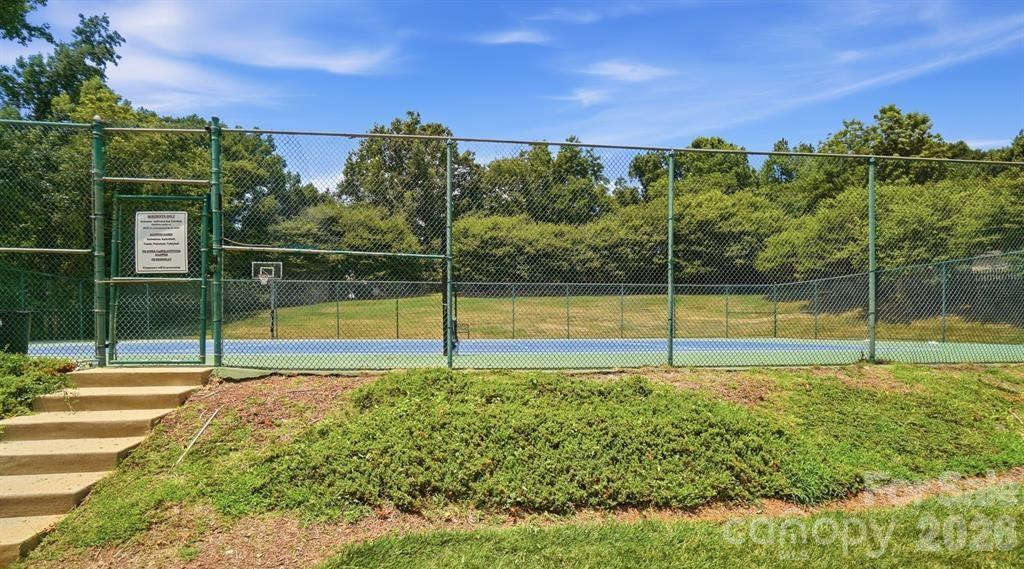 1016 Master Gunner Court Property Photo 37