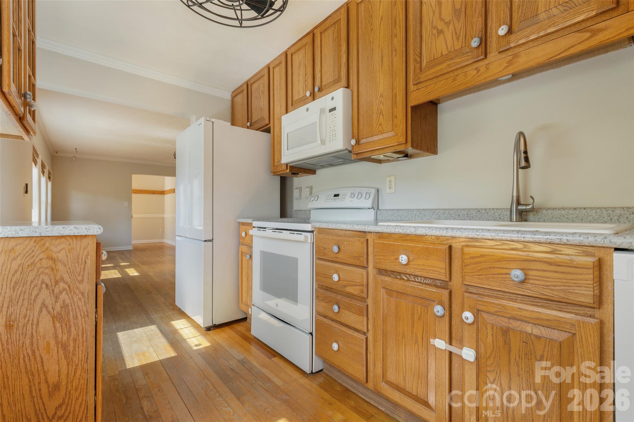 442 Armstrong Avenue Property Photo 7