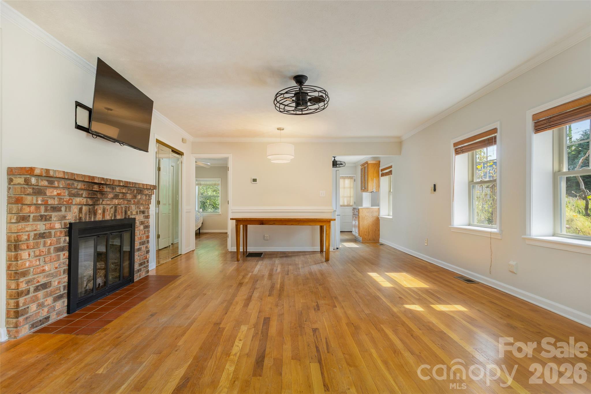 442 Armstrong Avenue Property Photo 9