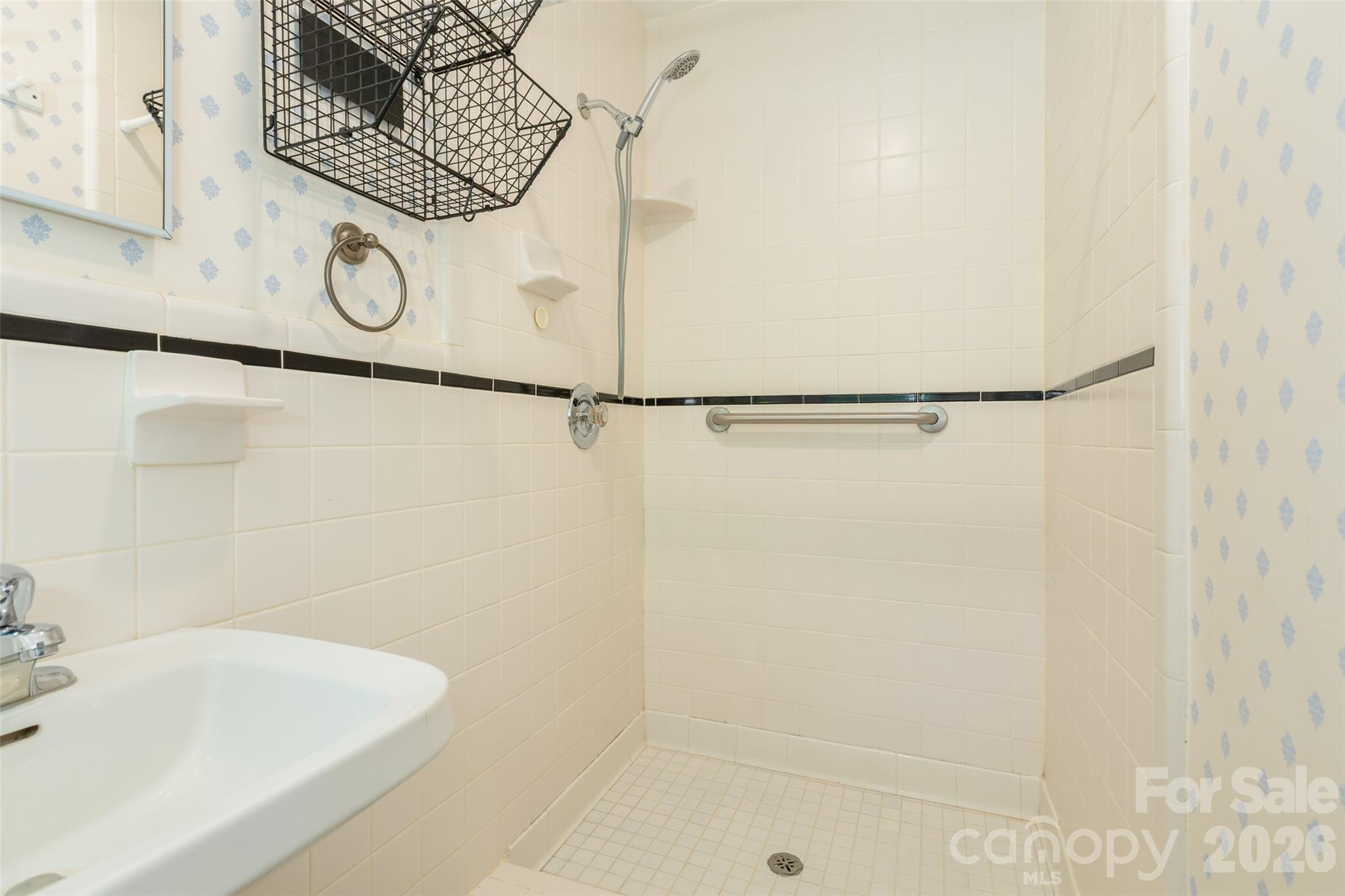 442 Armstrong Avenue Property Photo 22