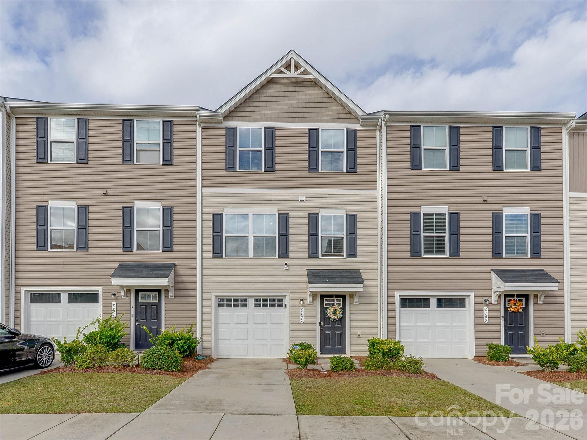6105 Cutwater Circle Property Photo 1