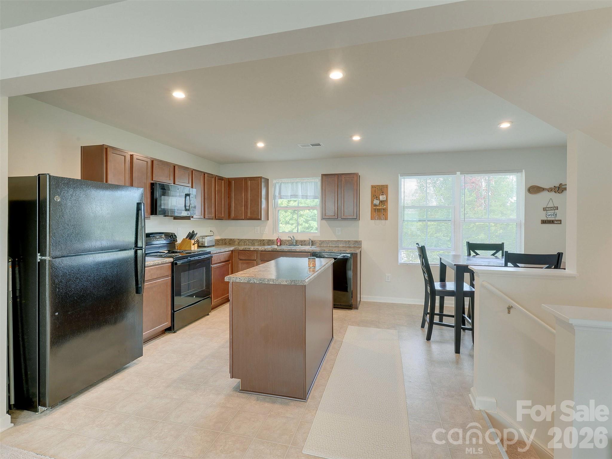 6105 Cutwater Circle Property Photo 8