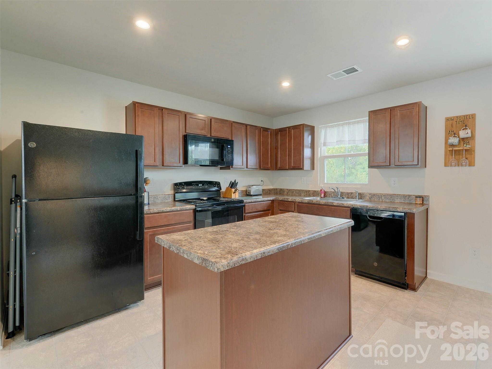 6105 Cutwater Circle Property Photo 9