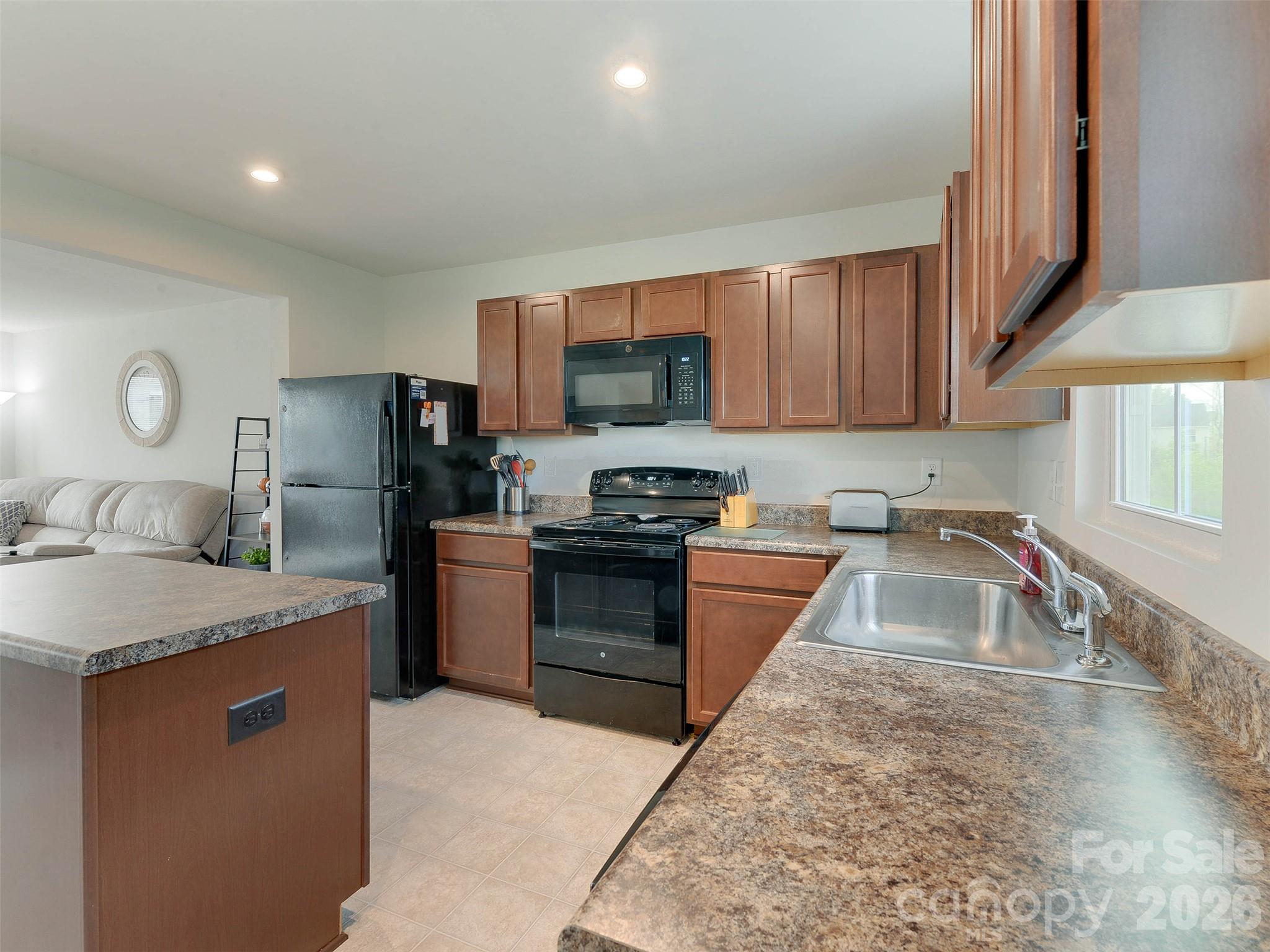 6105 Cutwater Circle Property Photo 11