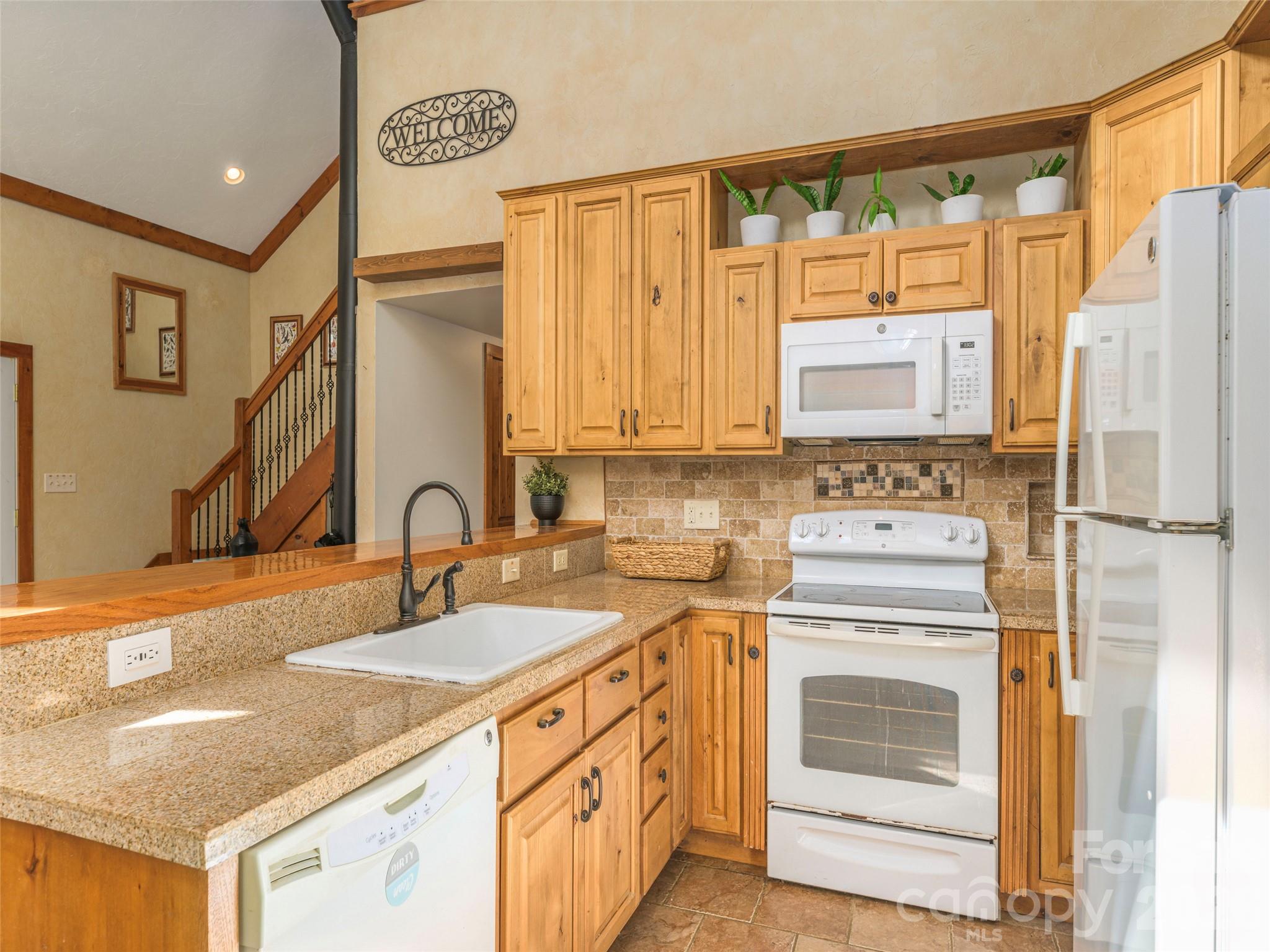 43 Rough Knob Road Property Photo 16