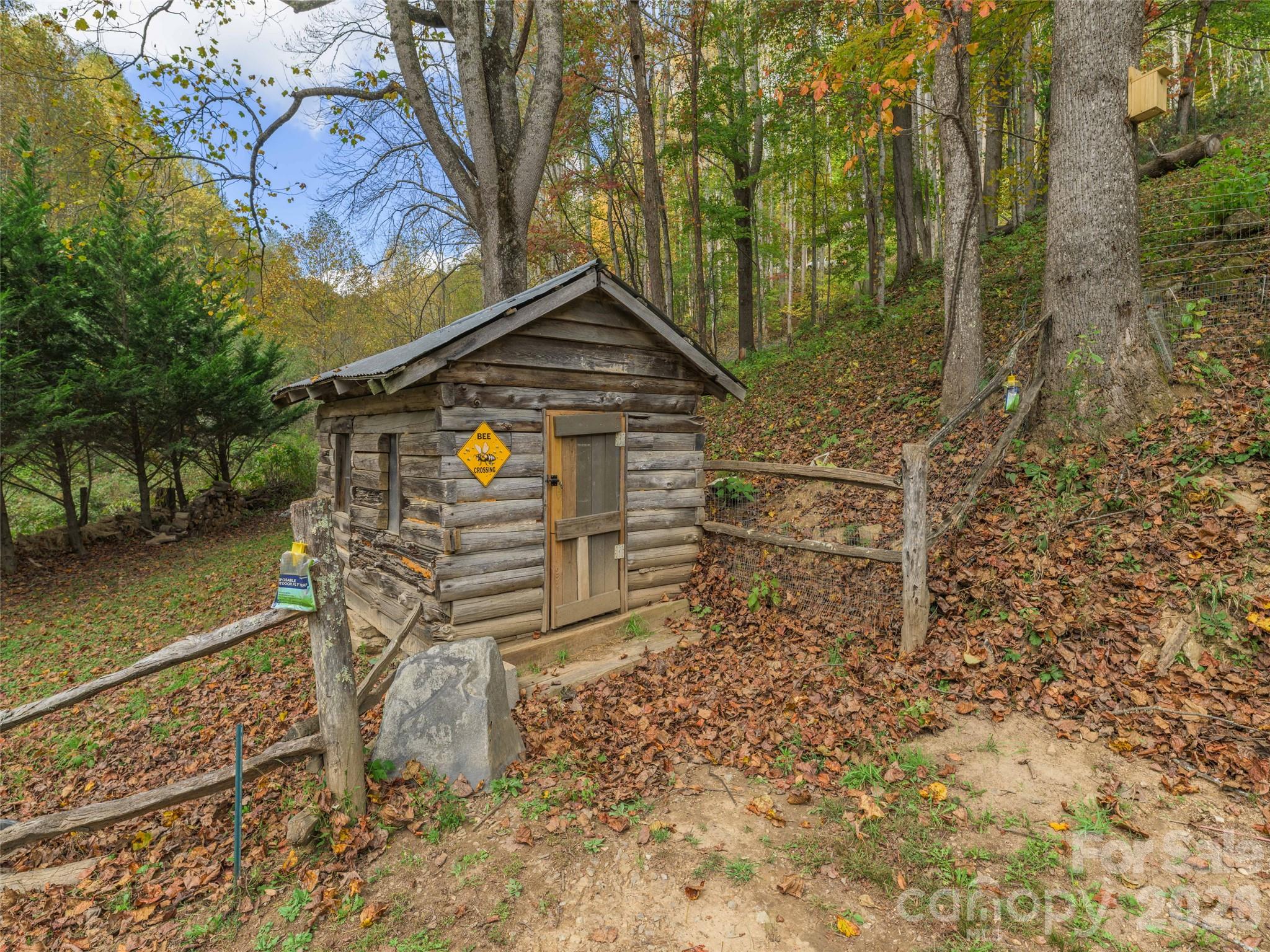 43 Rough Knob Road Property Photo 35