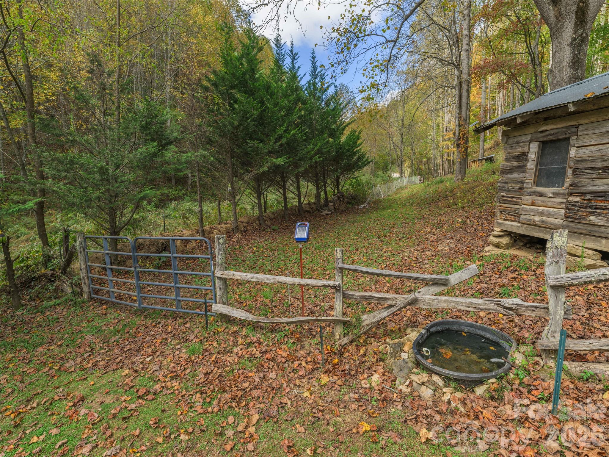 43 Rough Knob Road Property Photo 37