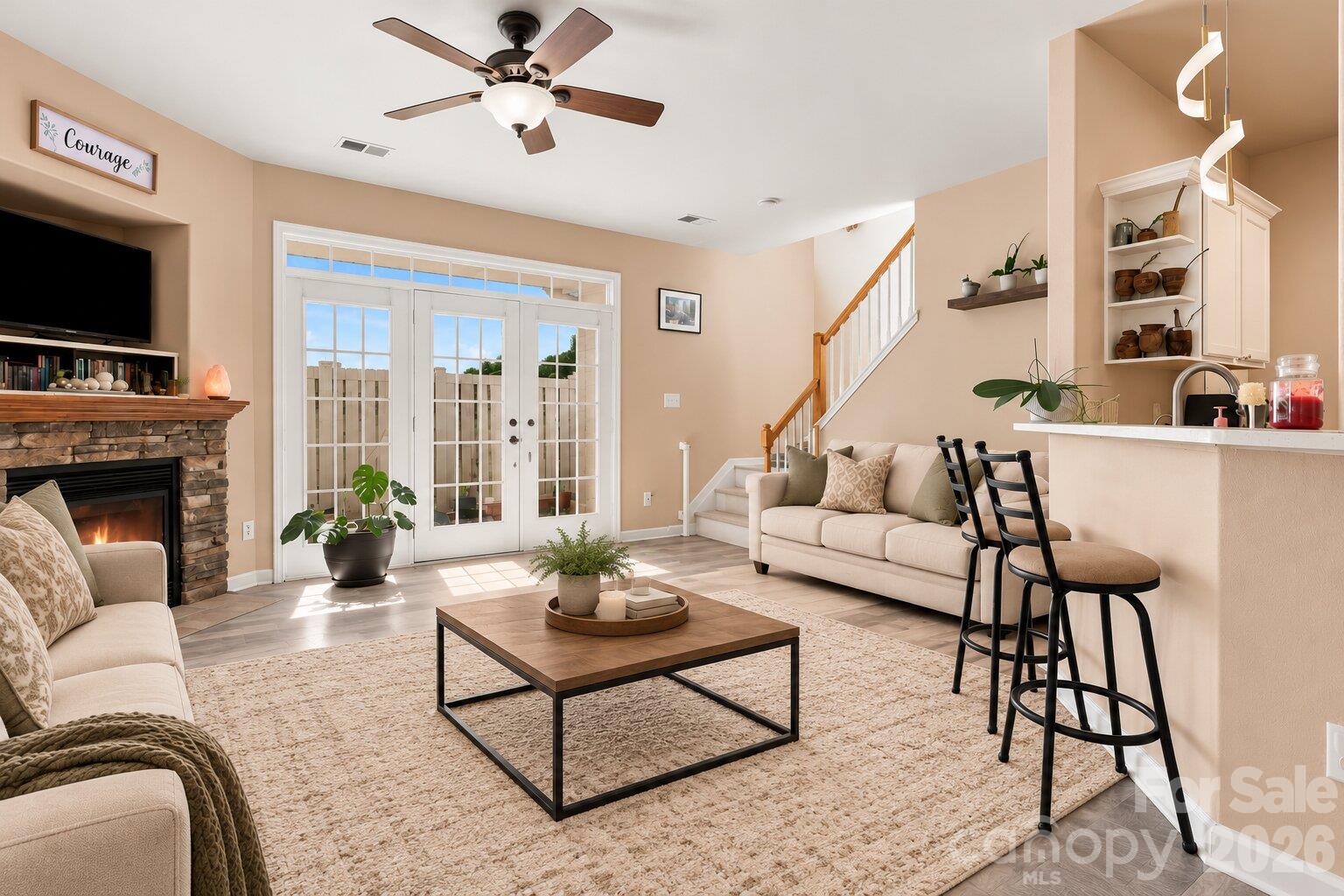 4201 Town Center Road Property Photo 6