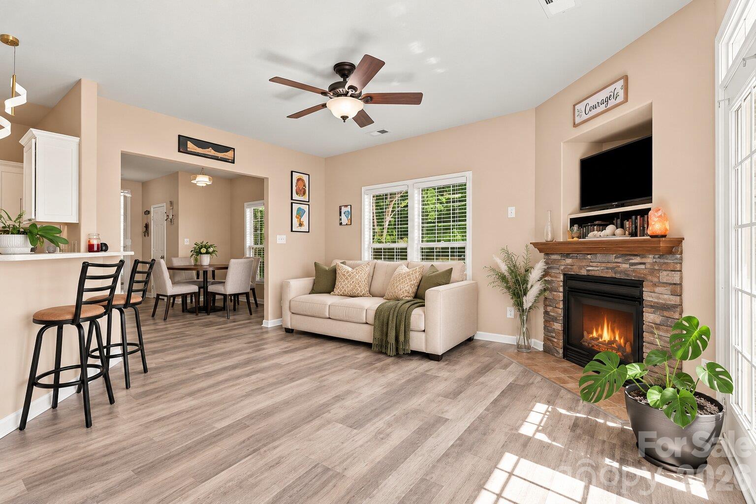4201 Town Center Road Property Photo 8