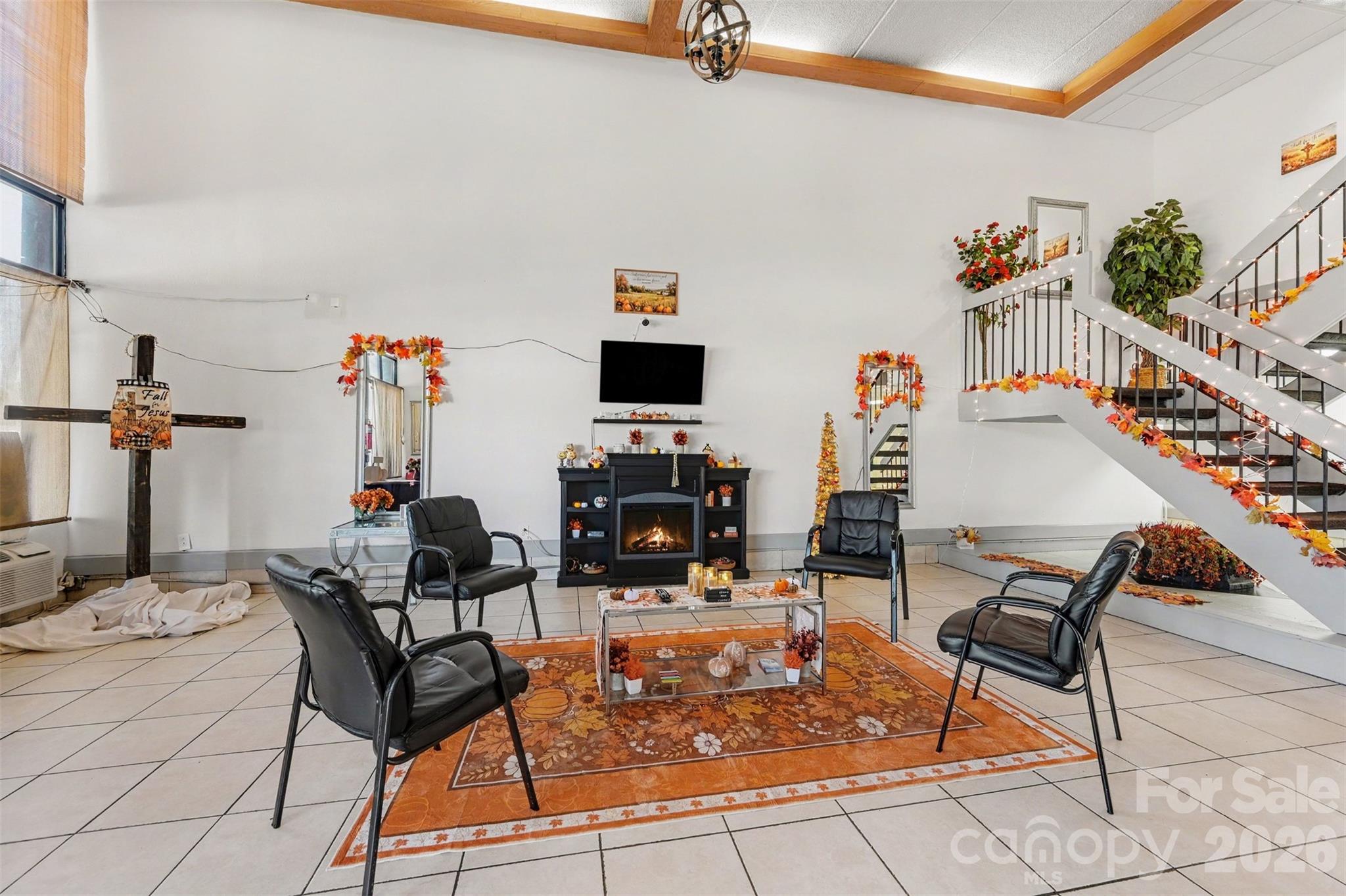 4904 Reagan Drive Property Photo 7
