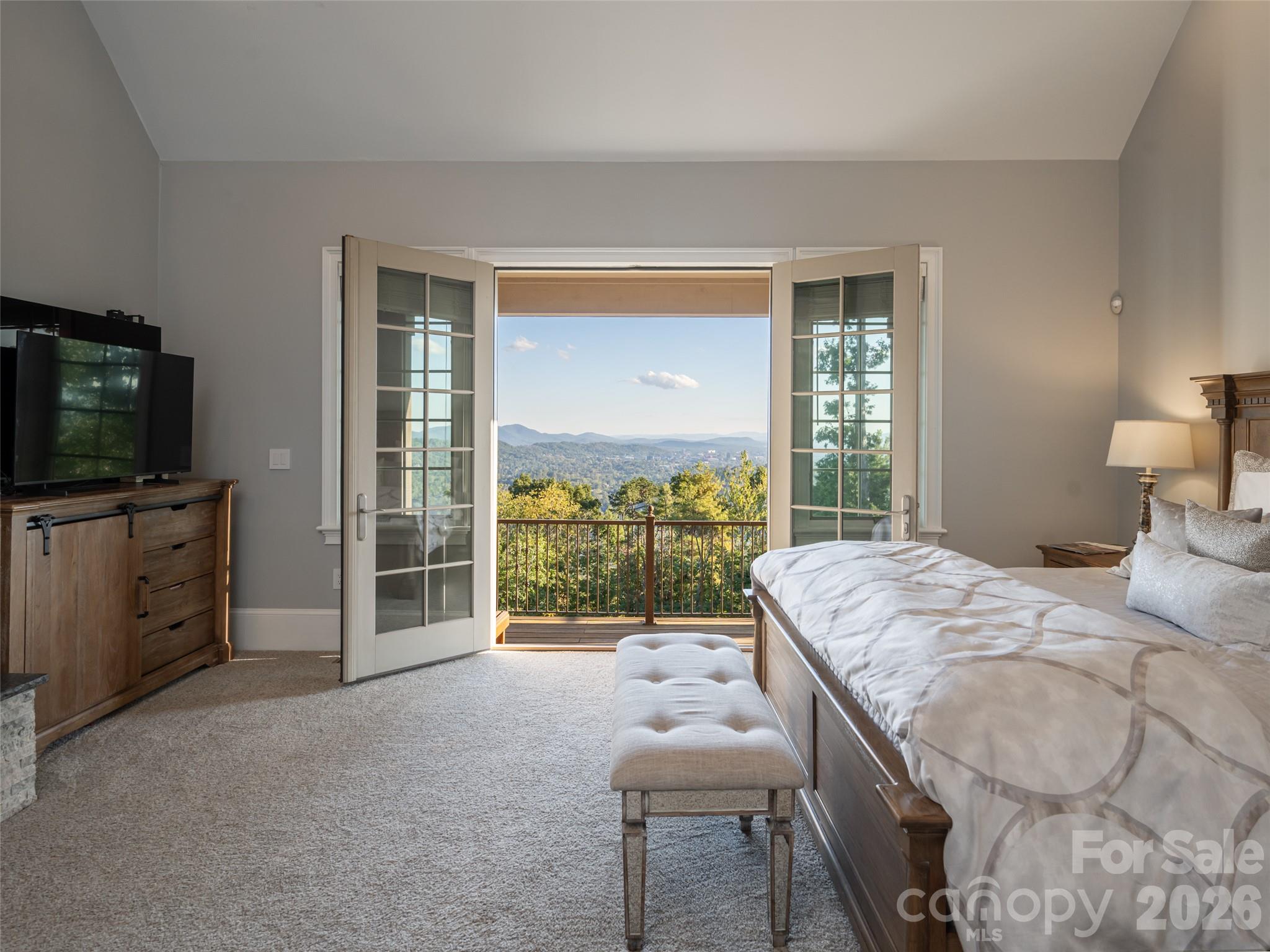 637 Altamont View Property Photo 25