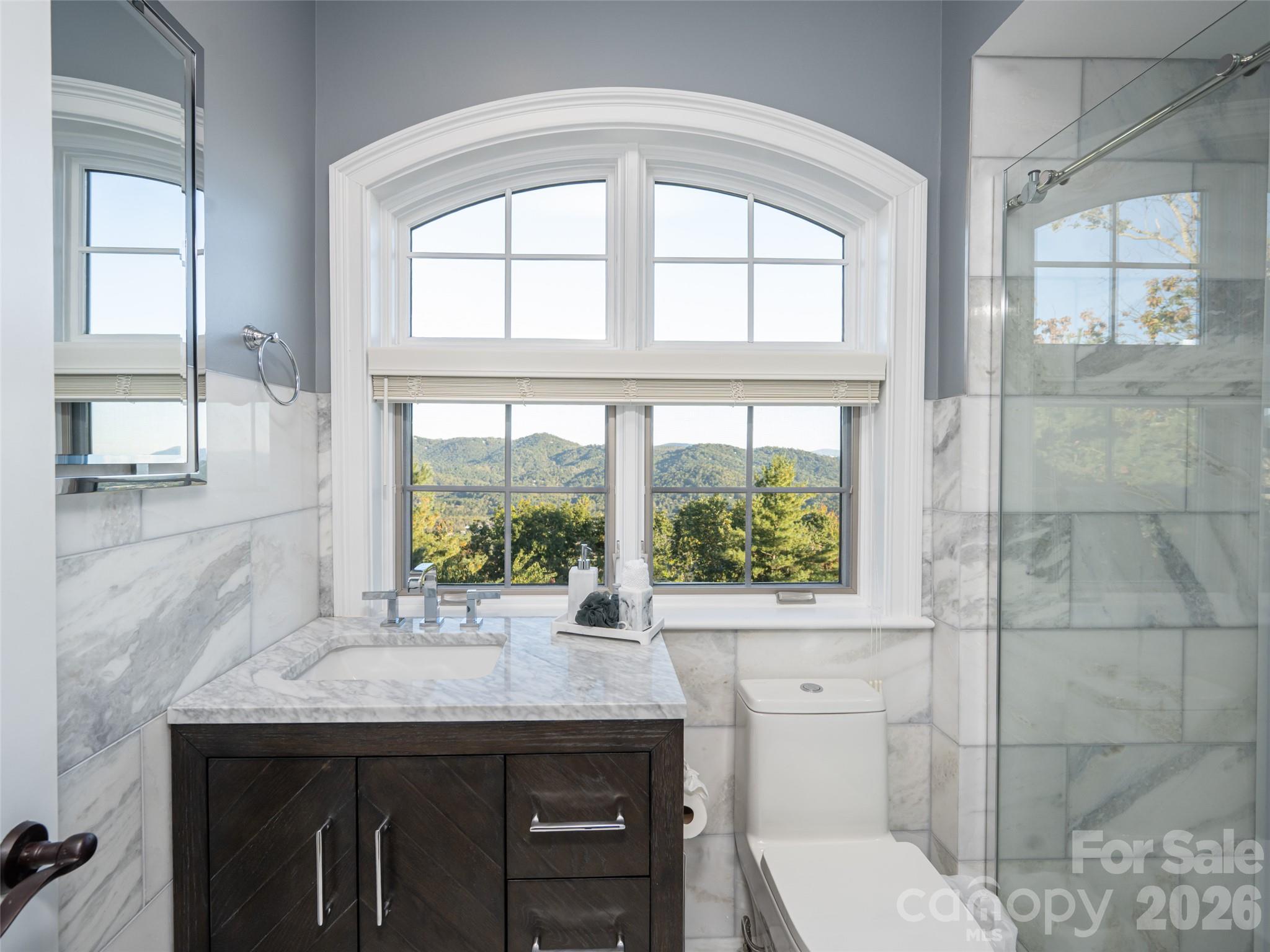 637 Altamont View Property Photo 34