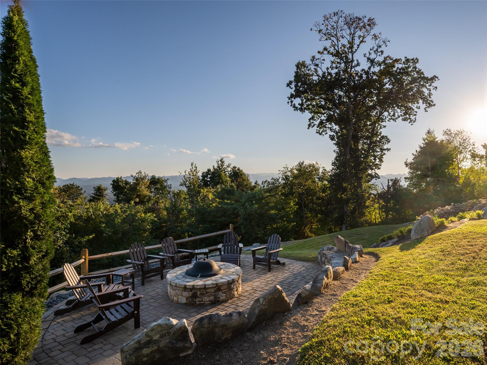 637 Altamont View Property Photo 41