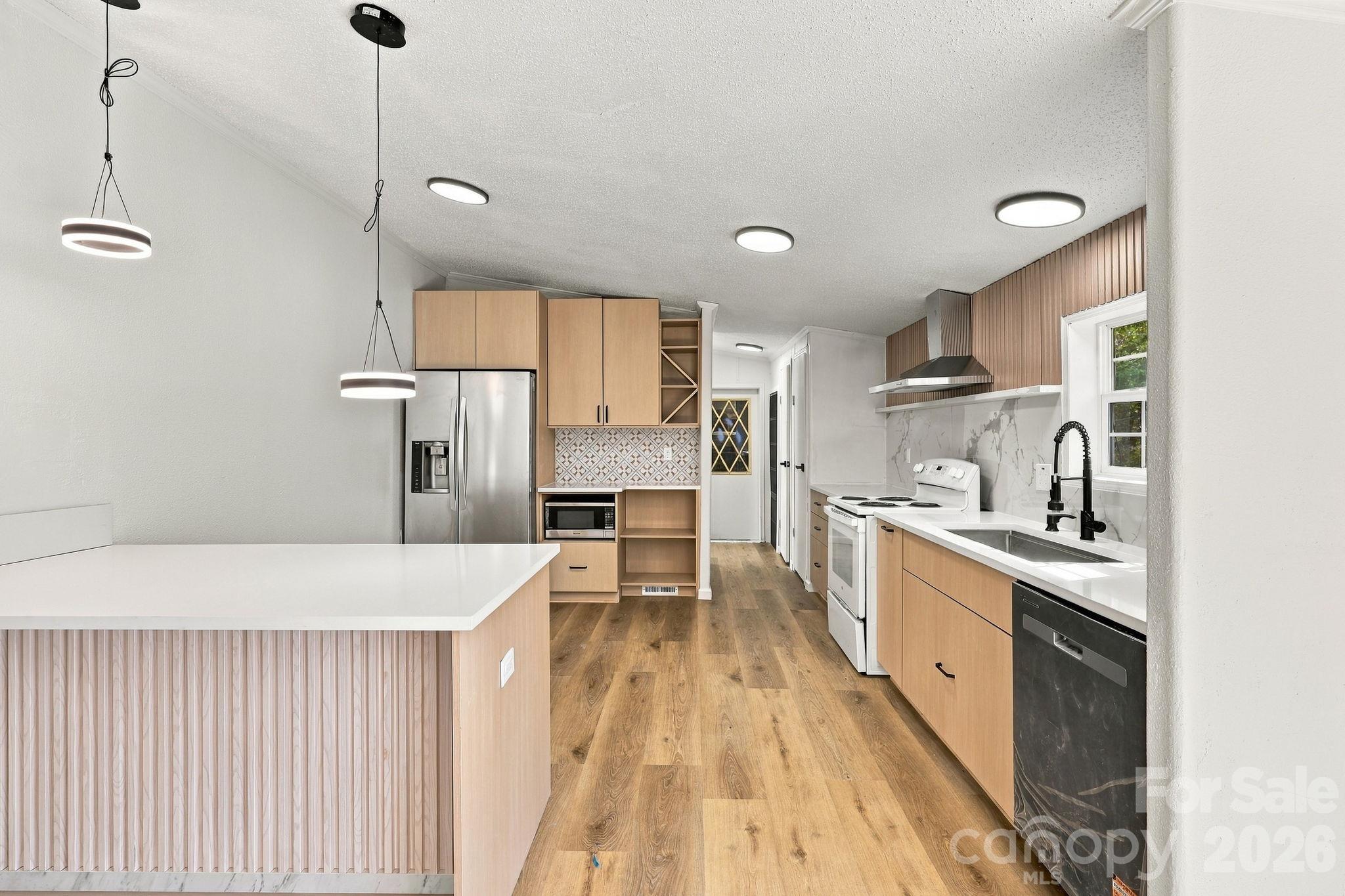 323 Dogwood Road Property Photo 5