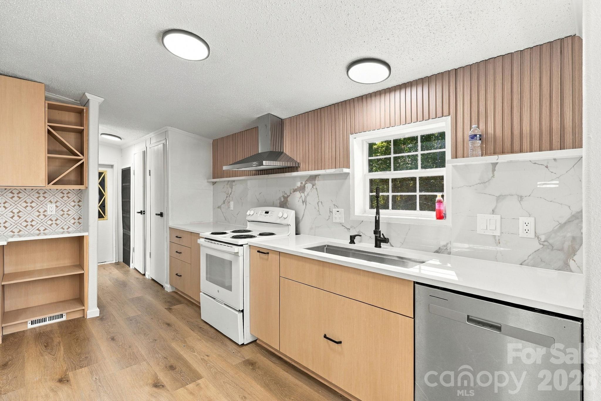 323 Dogwood Road Property Photo 6