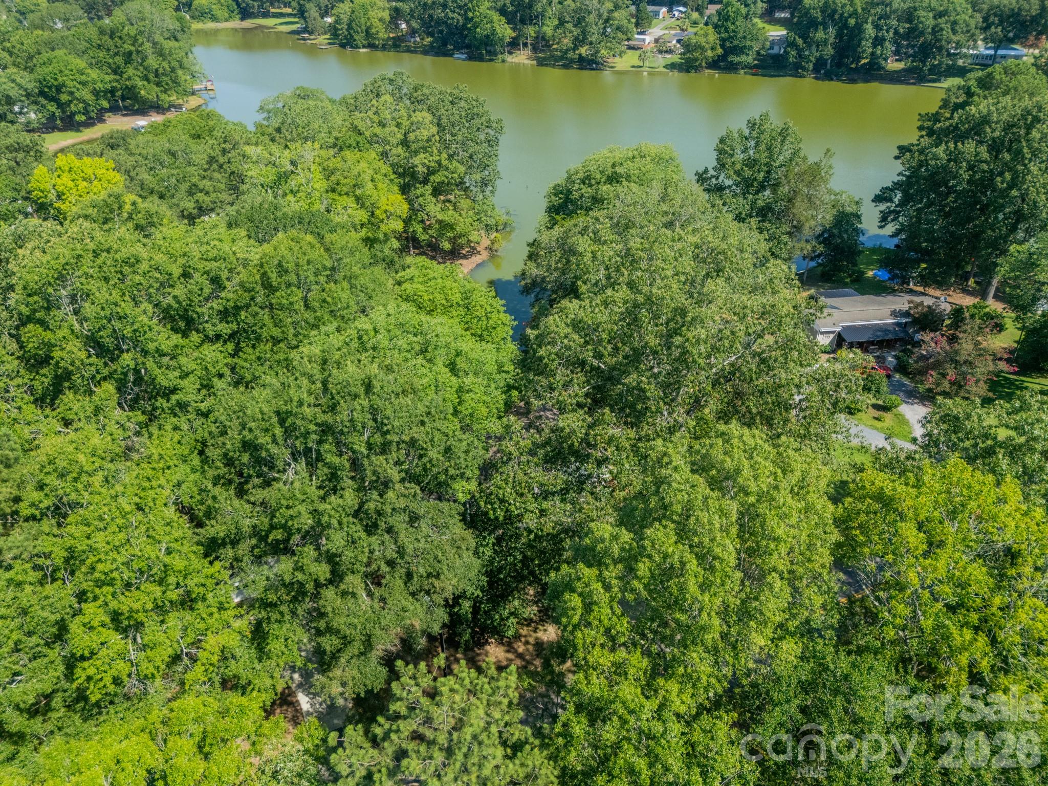 1077 E Shore Drive Property Photo 3