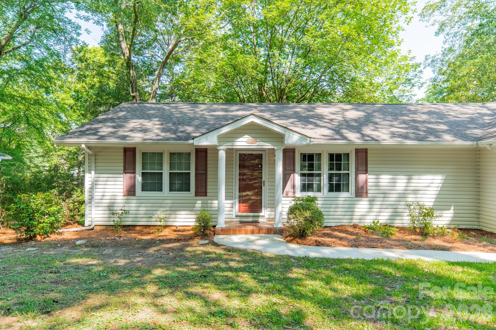1077 E Shore Drive Property Photo 23