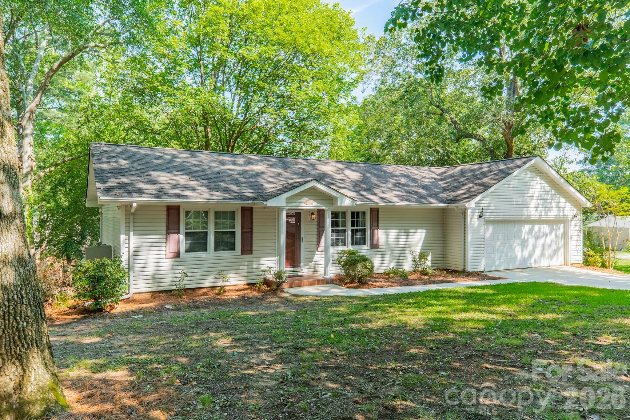 1077 E Shore Drive Property Photo 27