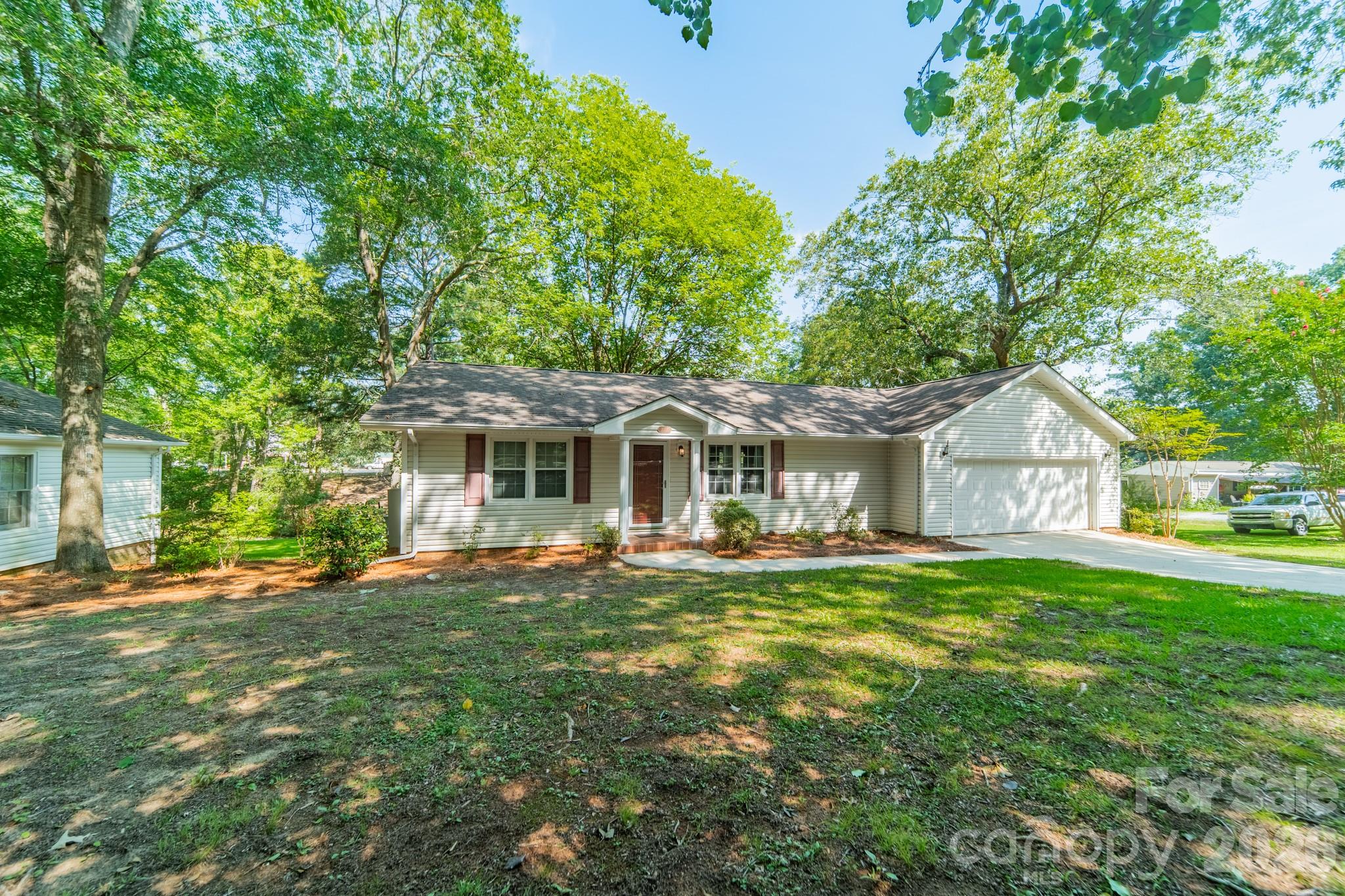 1077 E Shore Drive Property Photo 28