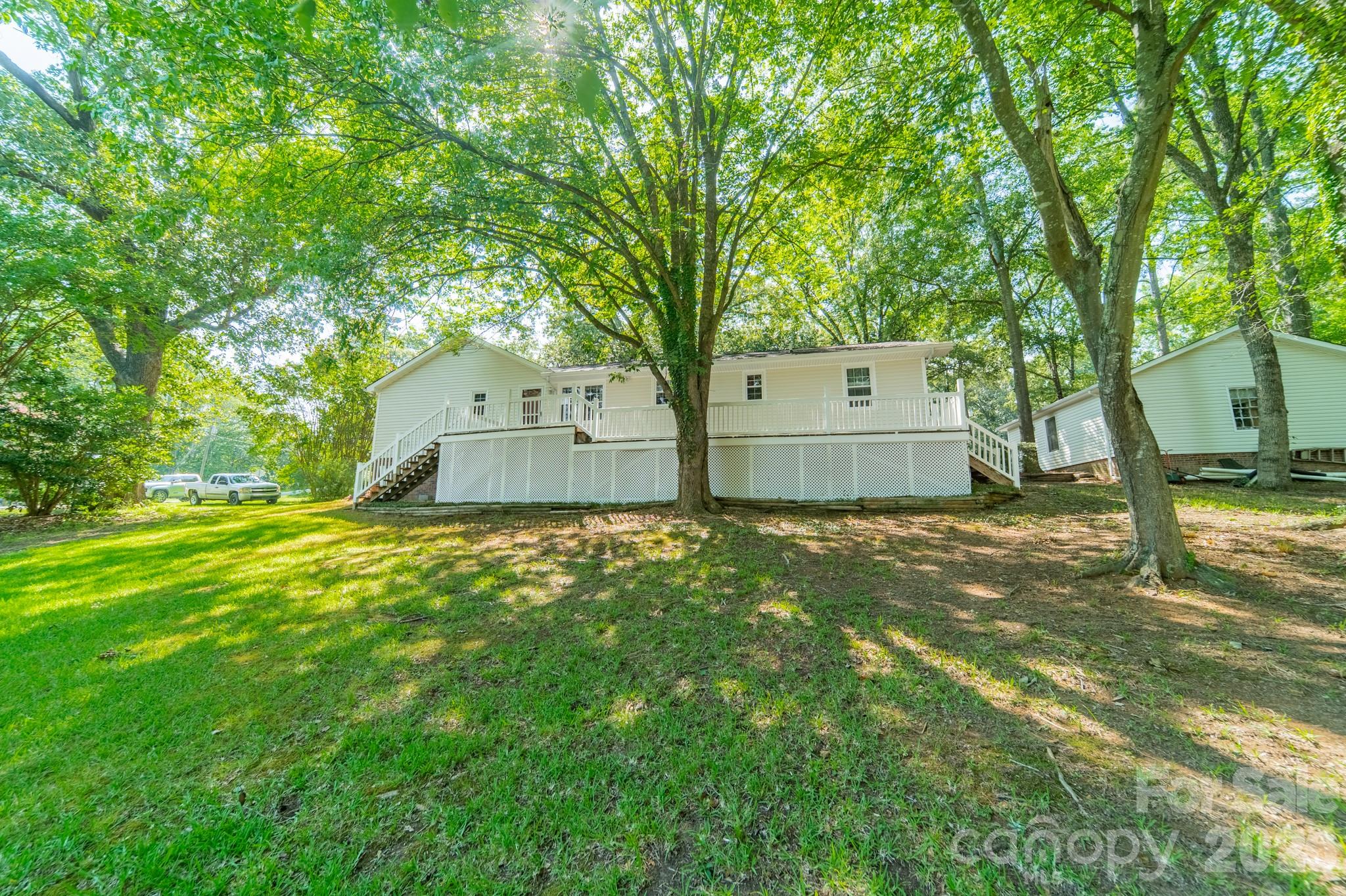 1077 E Shore Drive Property Photo 36