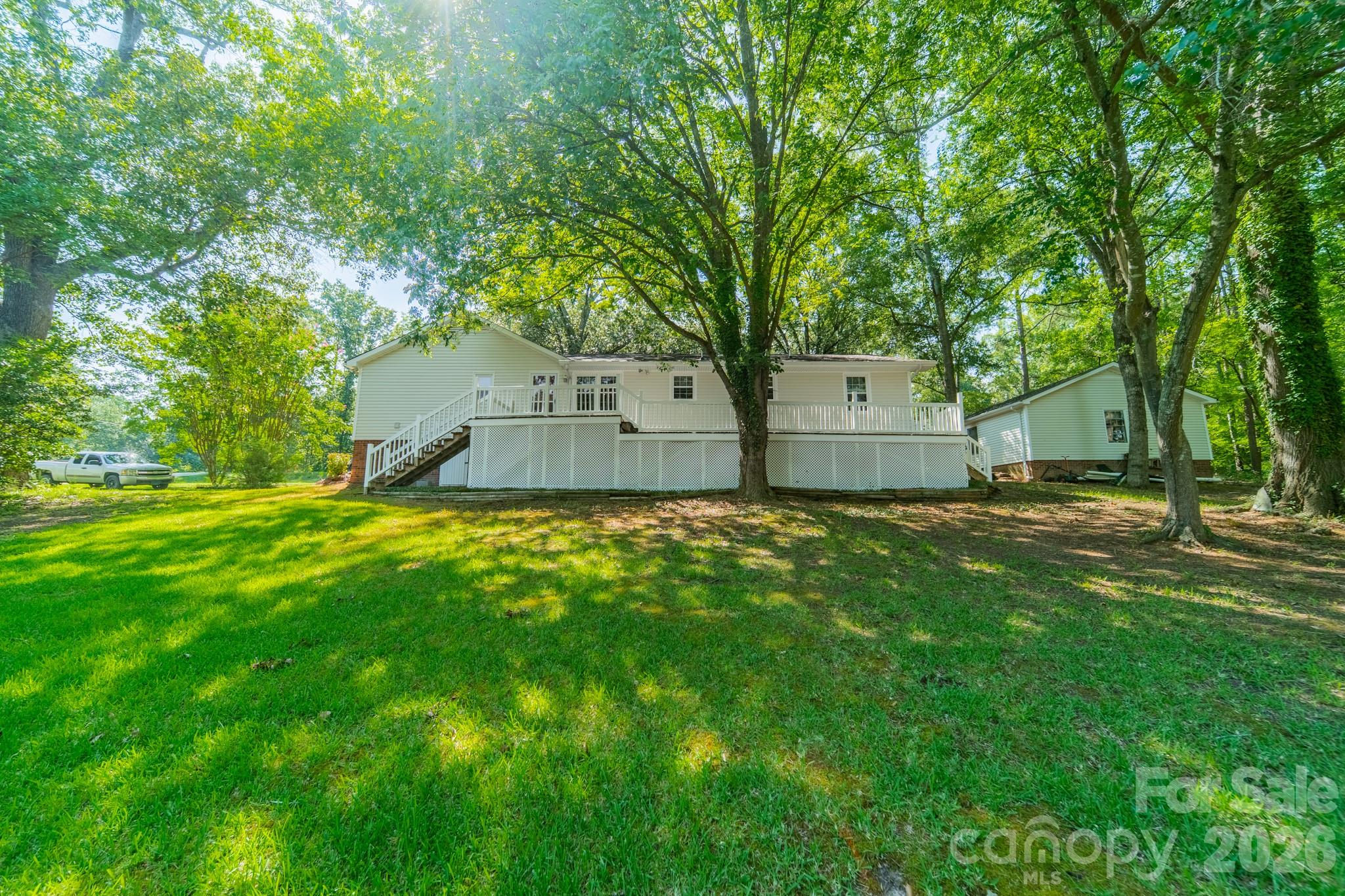 1077 E Shore Drive Property Photo 37