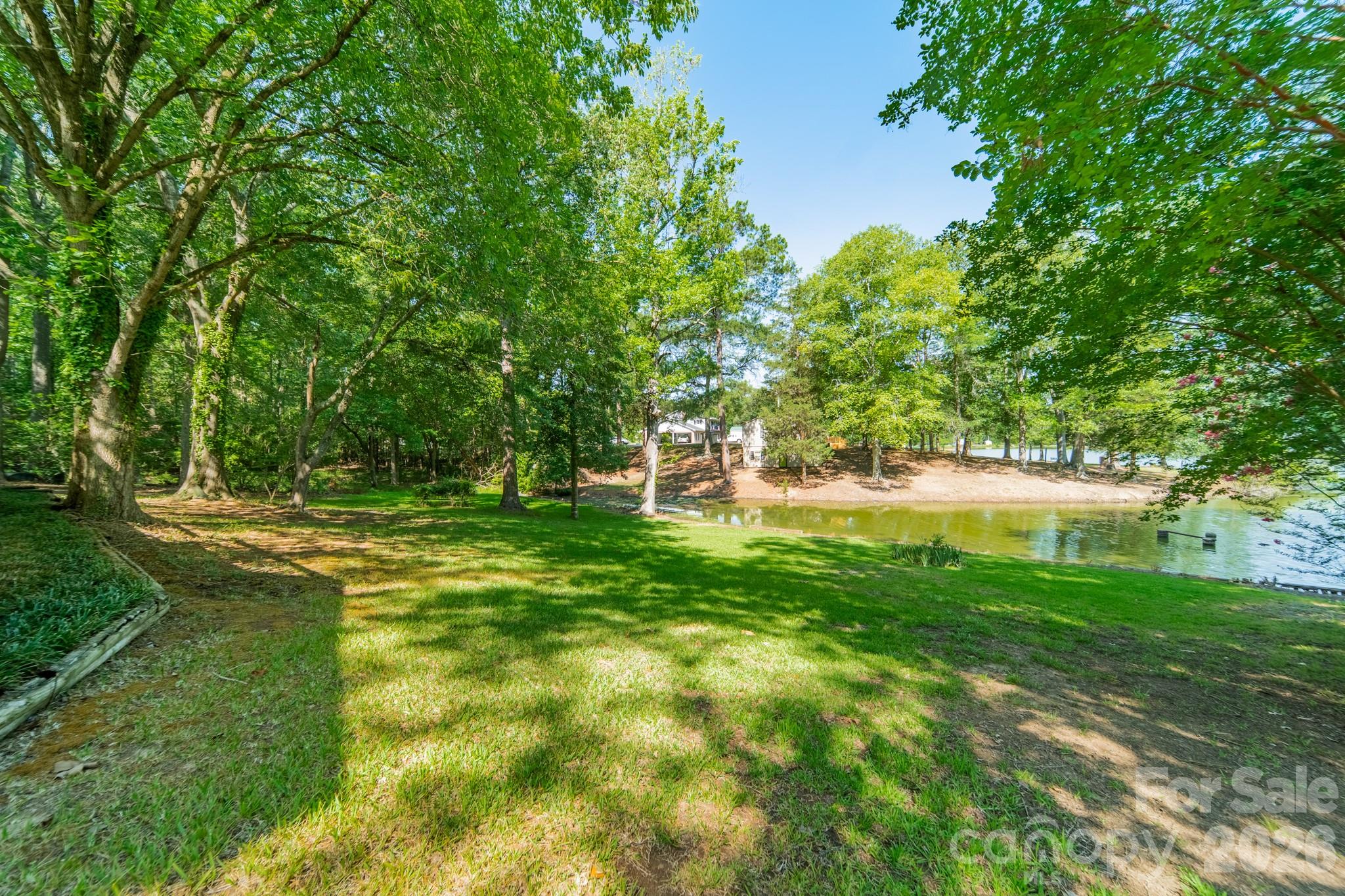 1077 E Shore Drive Property Photo 39