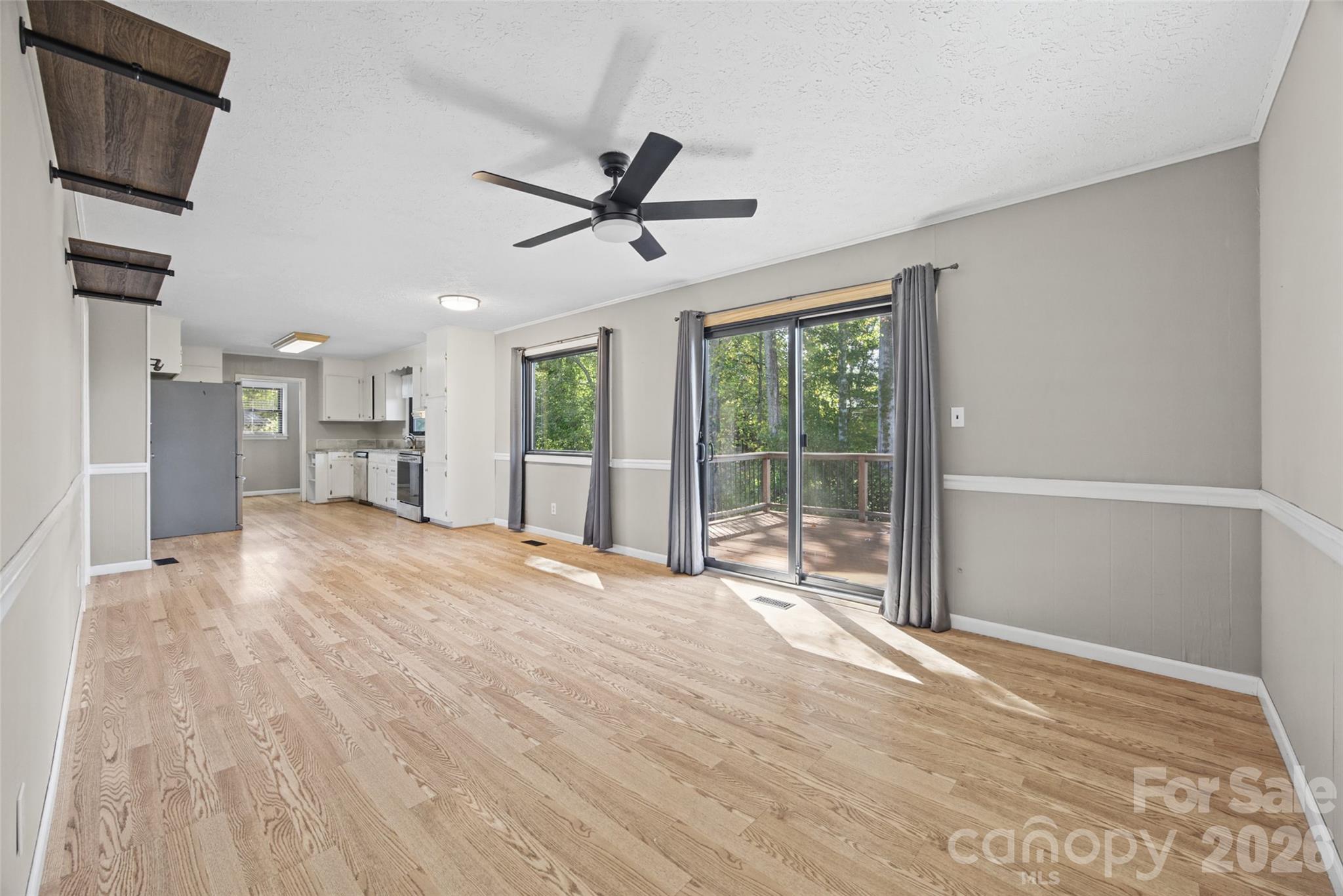 805 Waters Street Property Photo 7