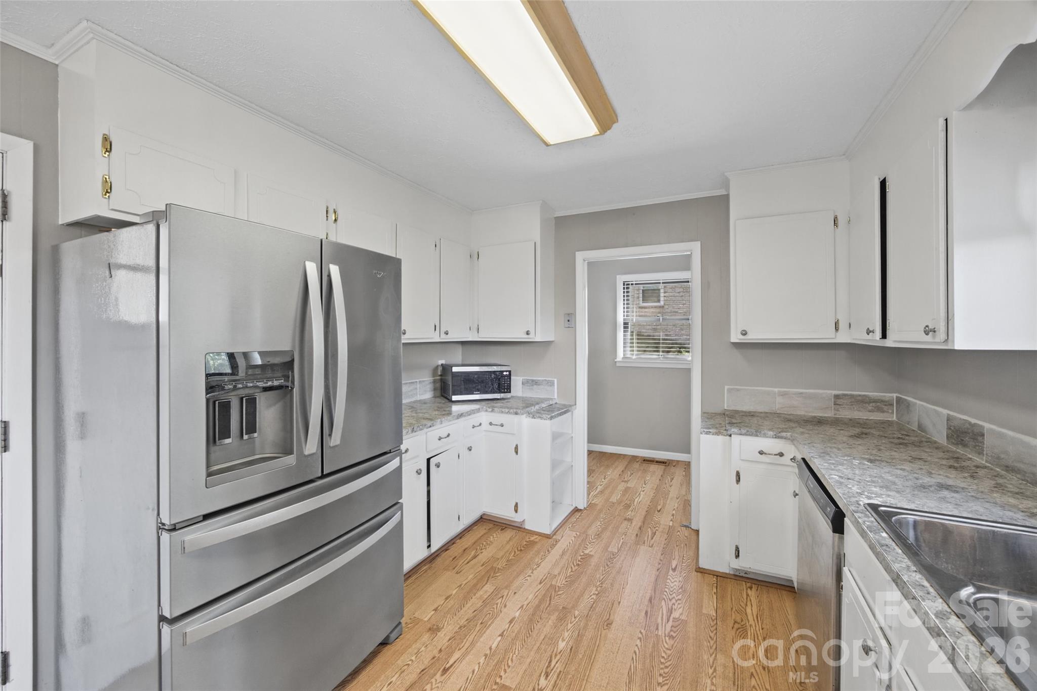 805 Waters Street Property Photo 9