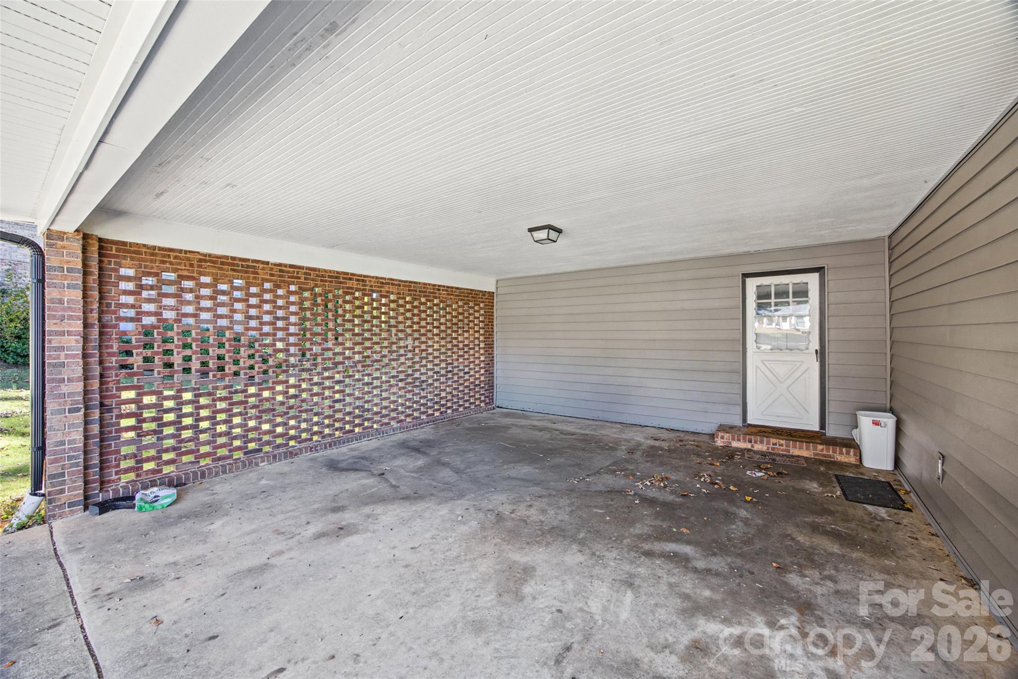 805 Waters Street Property Photo 34
