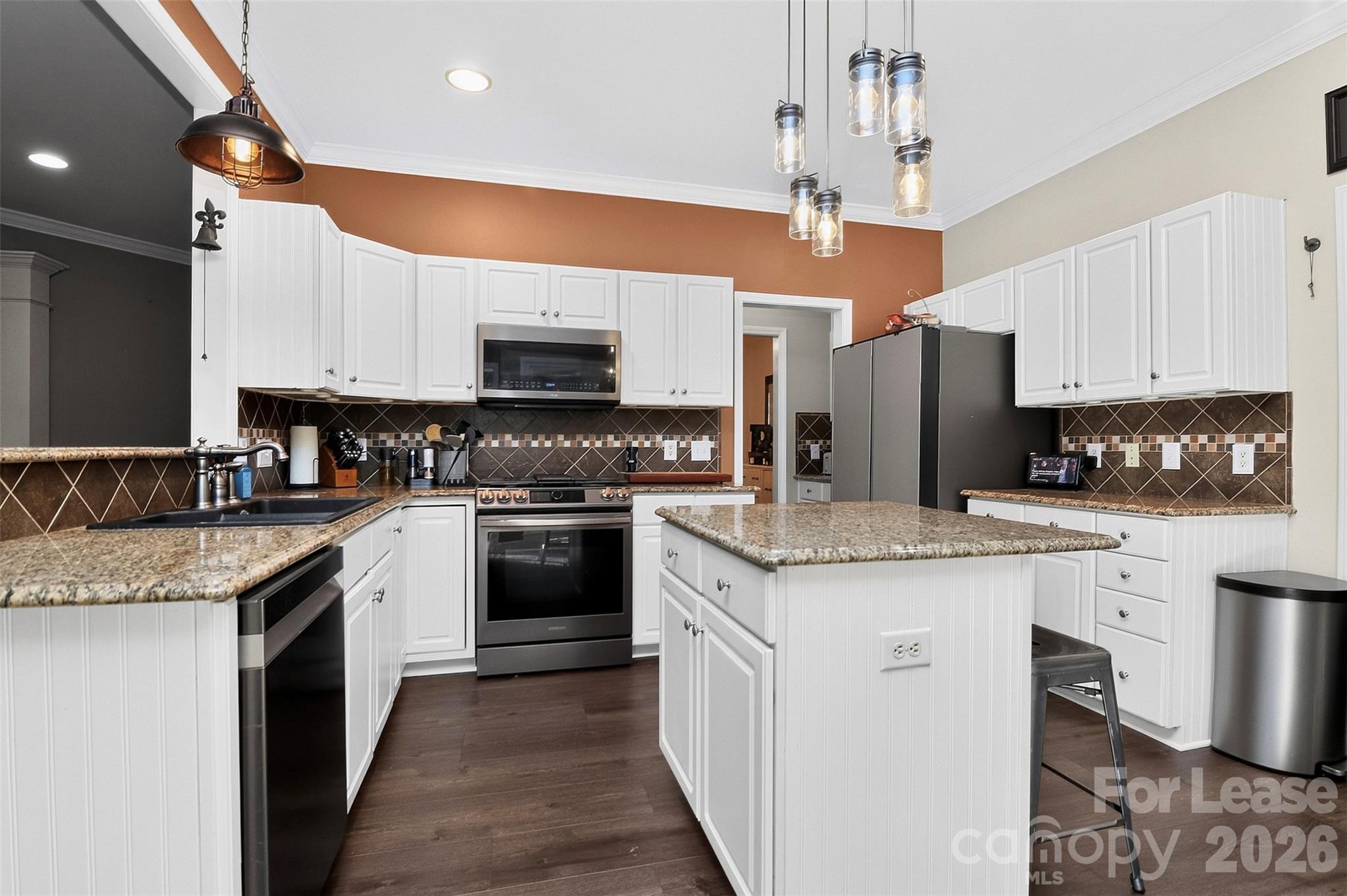 8437 Bridgestone Drive Property Photo 15