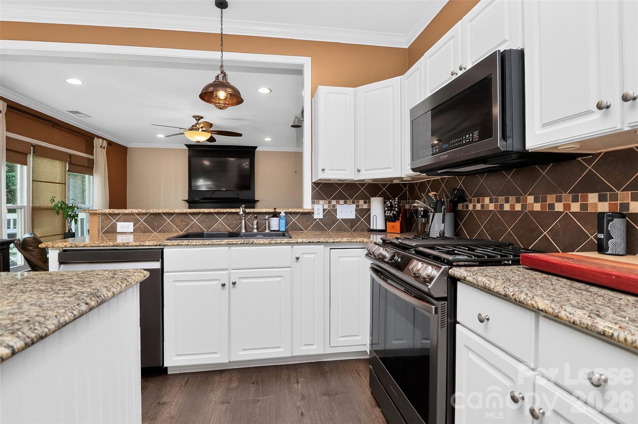 8437 Bridgestone Drive Property Photo 17