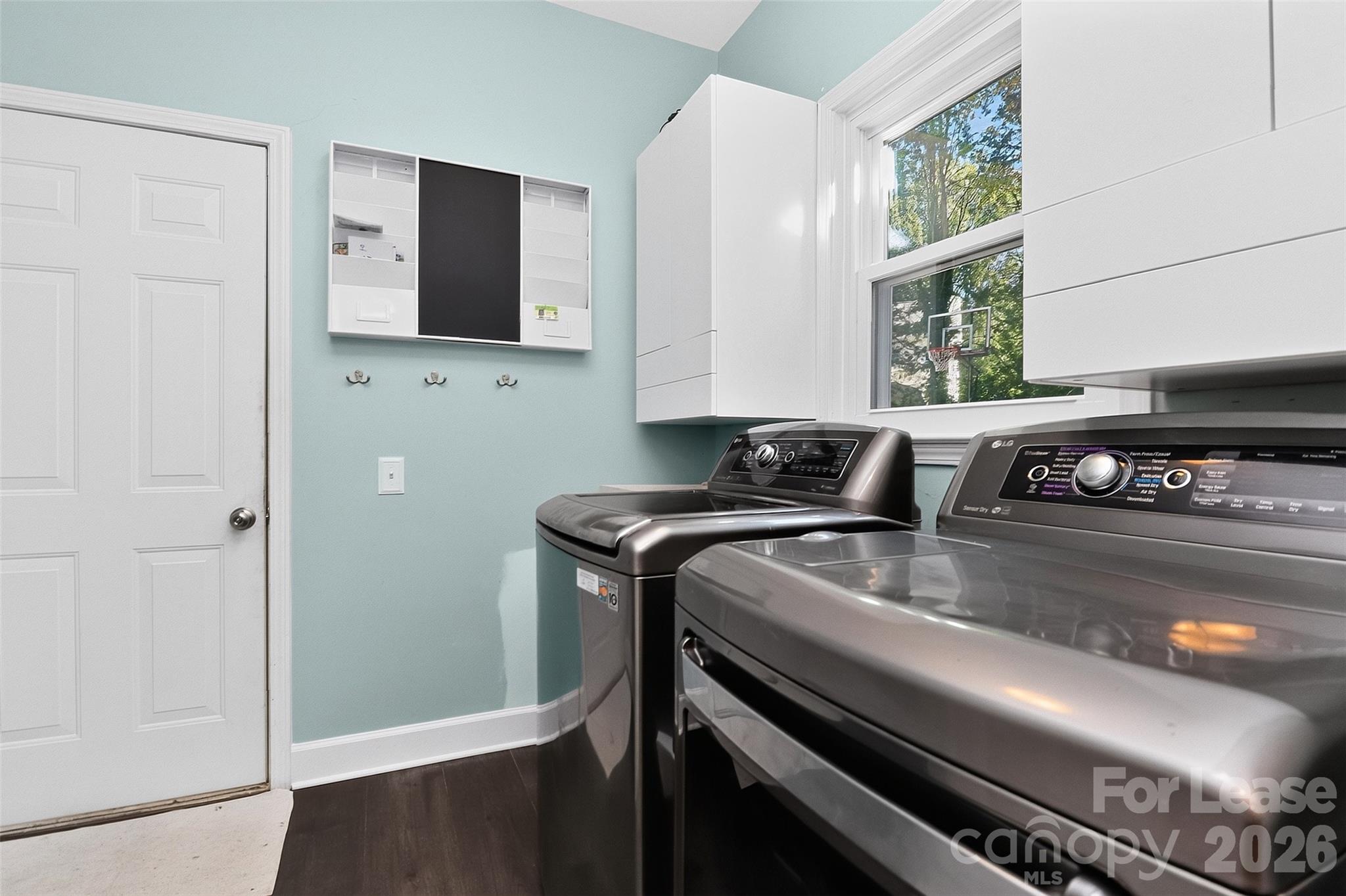8437 Bridgestone Drive Property Photo 21